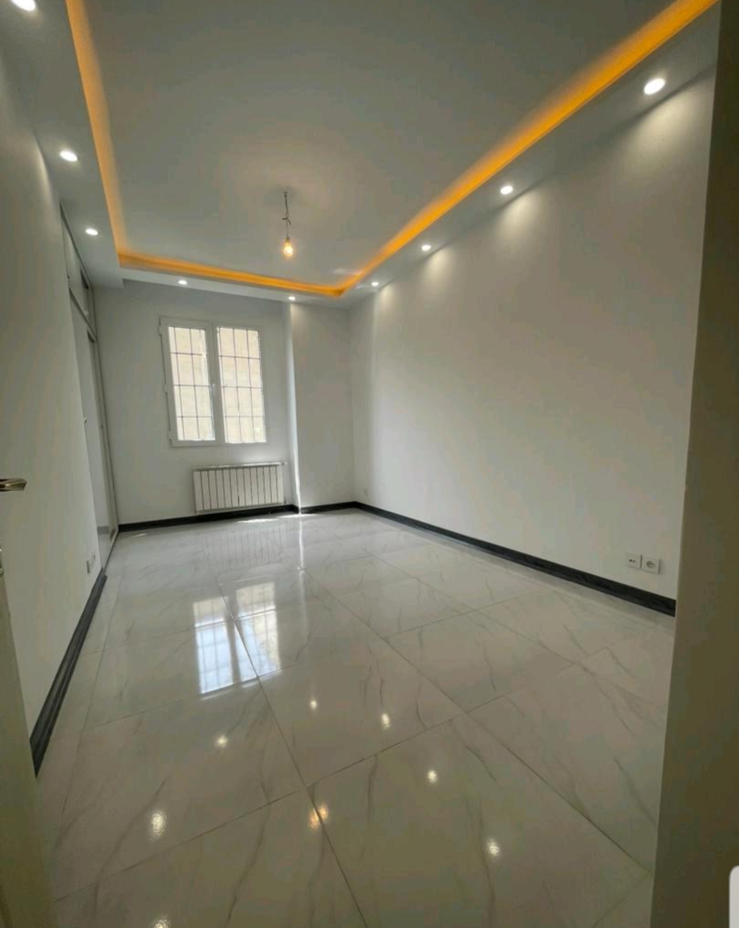 فروش آپارتمان 122 متر دولت مشاعات آبی