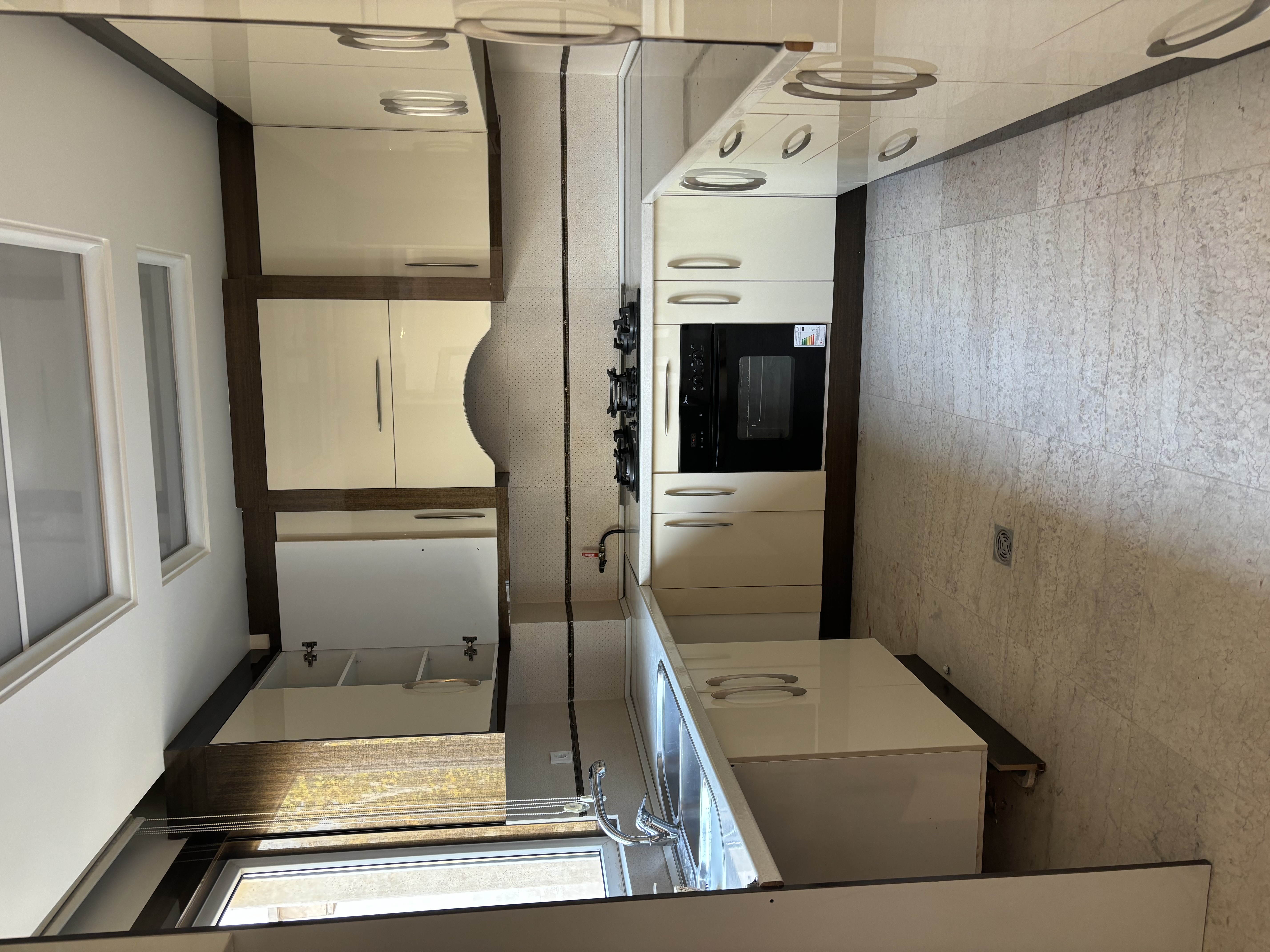 اجاره اپارتمان 140 متر3 خواب تاپ لوکیشن منظریه