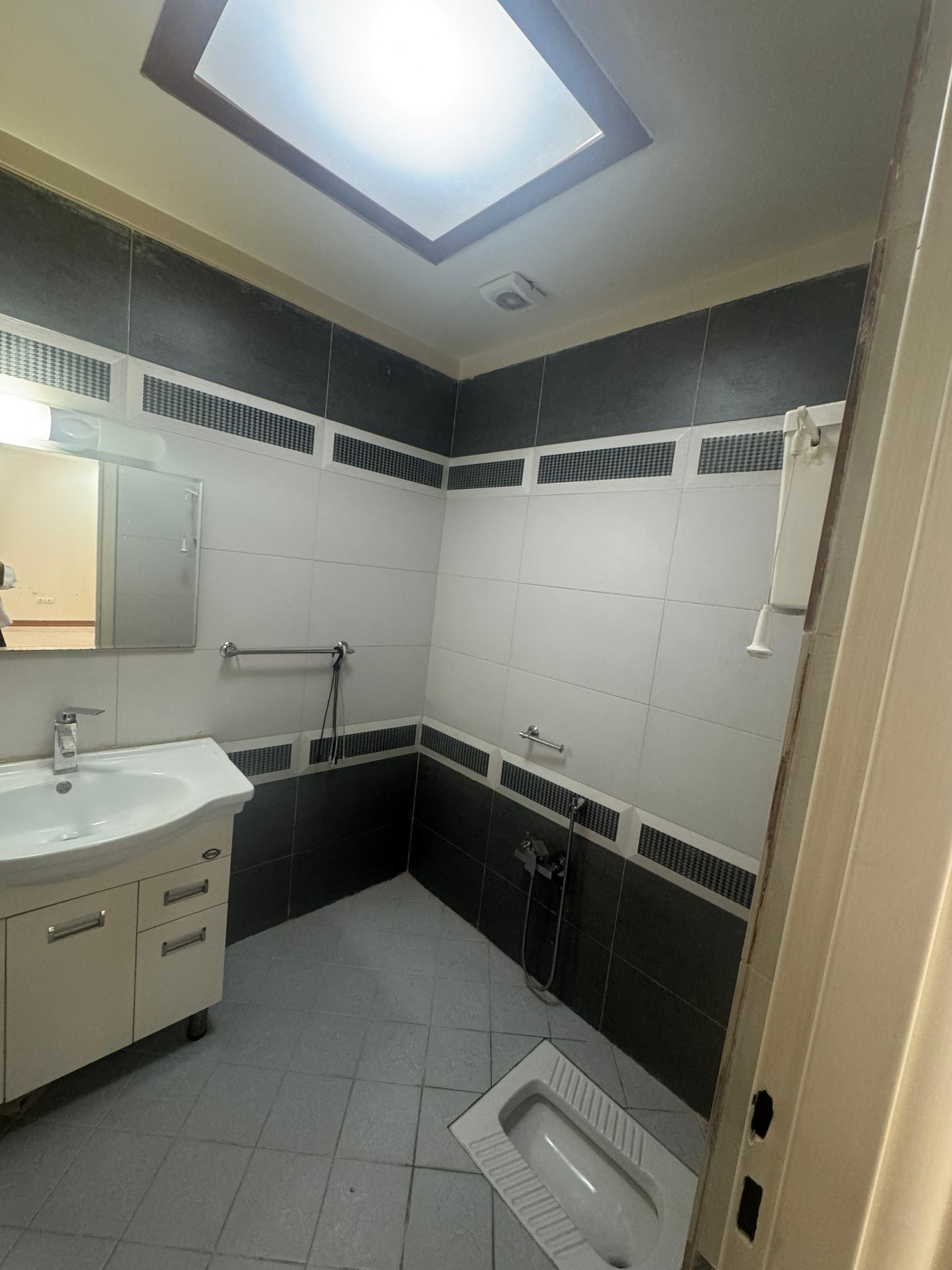 100 متر 2 خواب / ویو مشجر / نیاوران