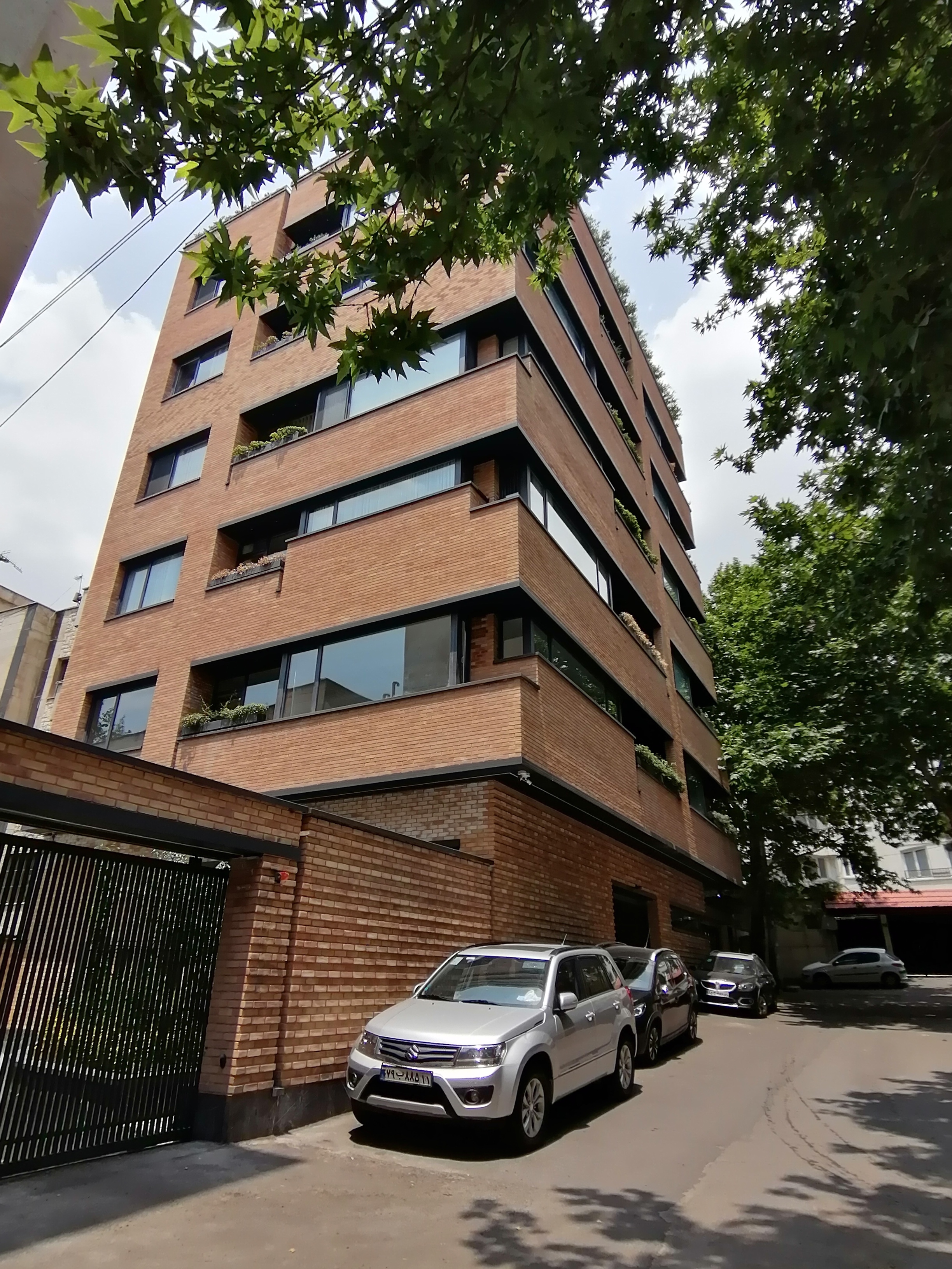 فروش آپارتمان 125متر فرمانیه 2خواب مستر عمار تماما نور مستقیم