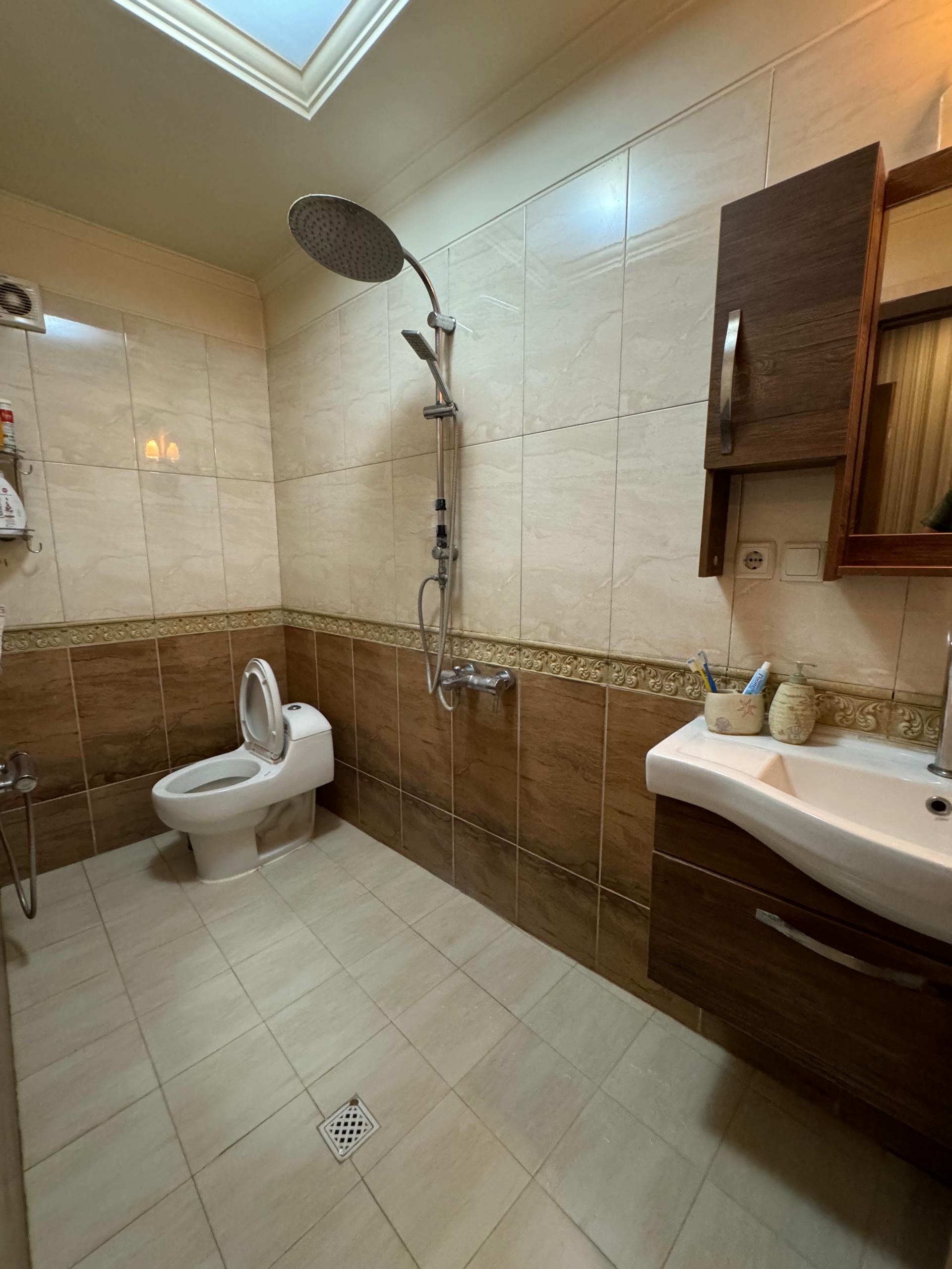 فروش آپارتمان 160 متر اندرزگو سه خواب