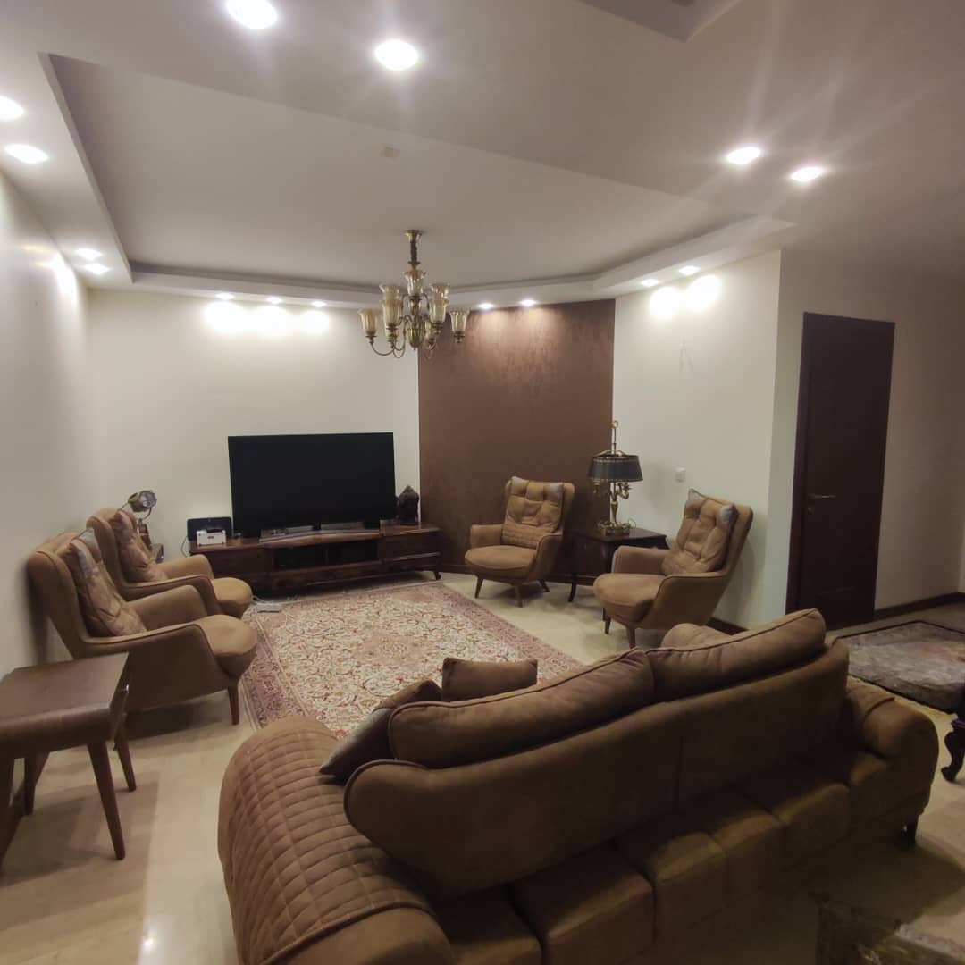 اجاره آپارتمان 175متر فرمانیه شرقی