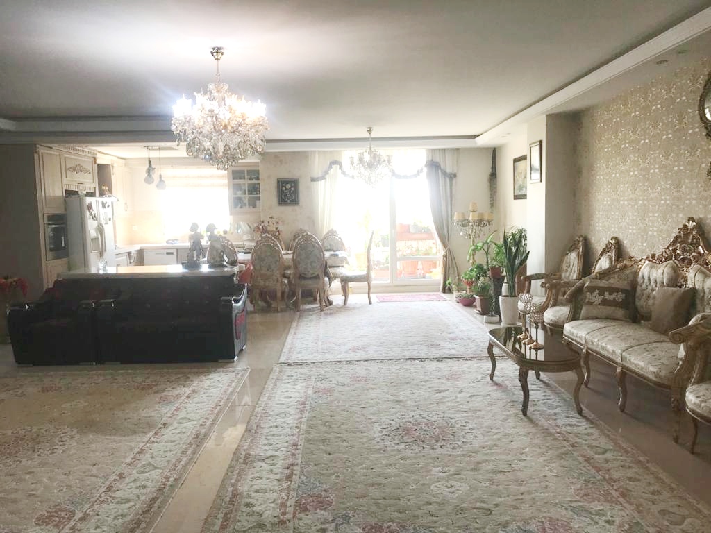 فروش آپارتمان 165 متر نیاروان 2 پارکینگ سندی