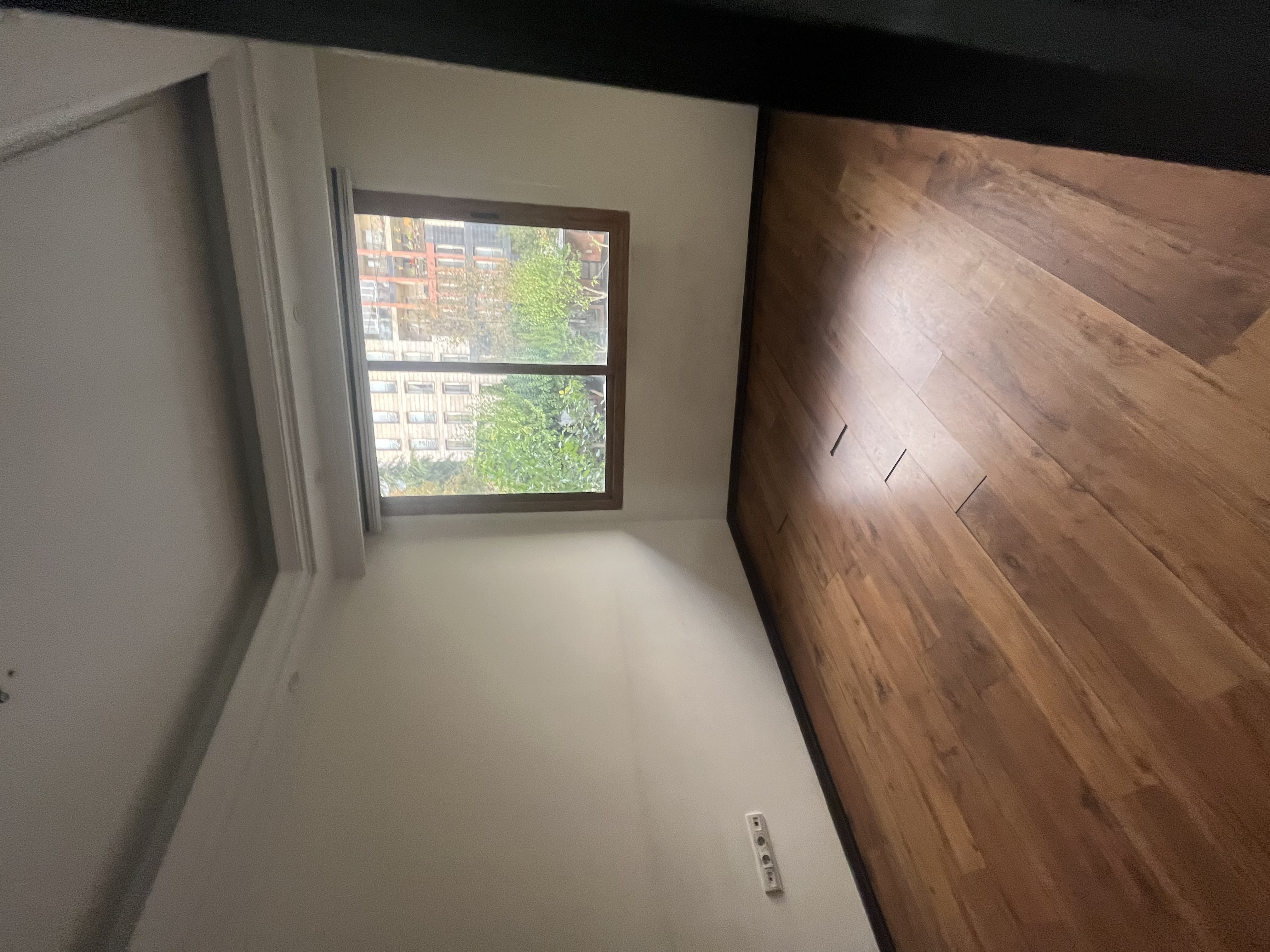 موقعیت اداری 170 متر بر نیاوران