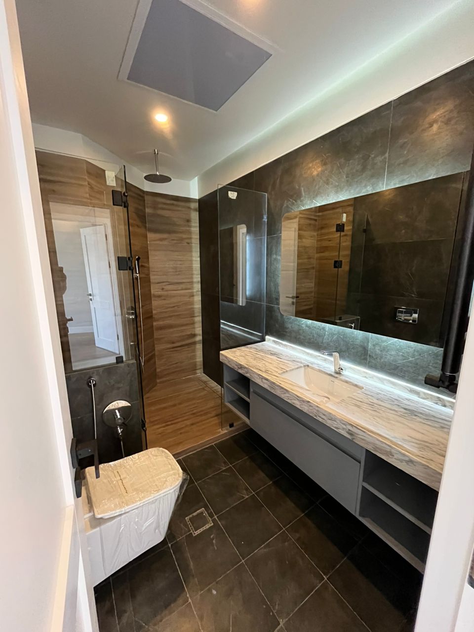 فروش آپارتمان 135 متر 3خواب  قیطریه نزدیک پارک