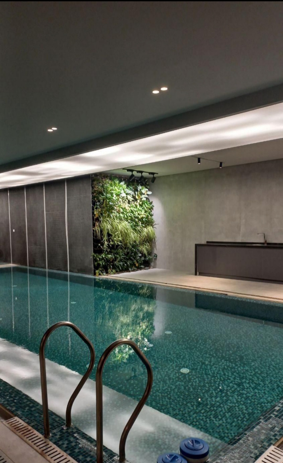 فروش آپارتمان 240 متر کامرانیه ارتفاع سقف 5 متر