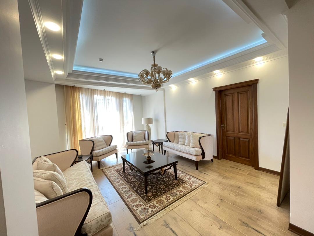 فروش آپارتمان ۱۳۰ متر اعیان نشین در قیطریه