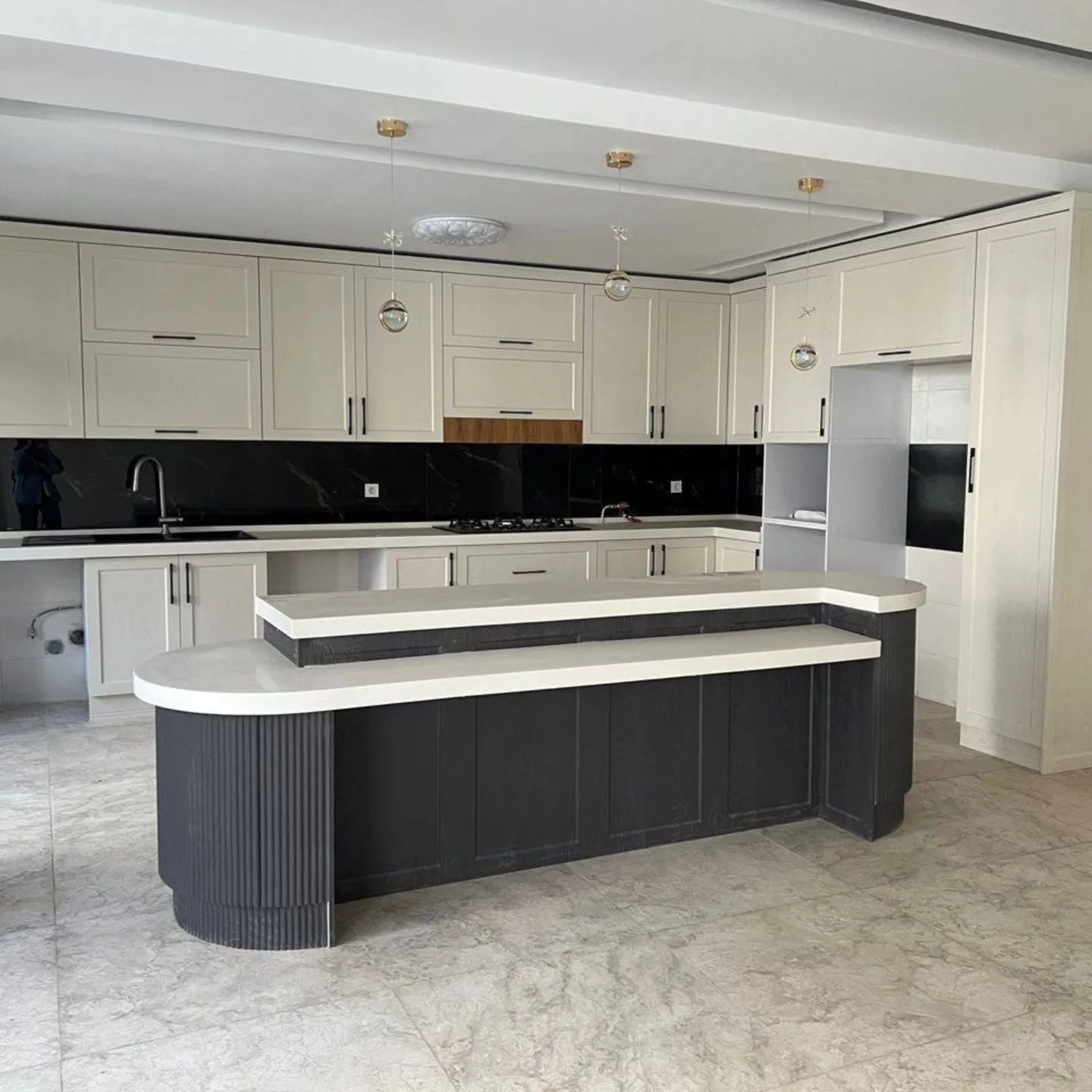 فروش آپارتمان 150 متر دروس احتشامیه پلانی متفاوت سازه بنام