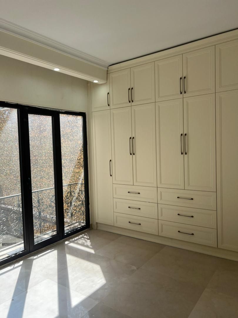 اجاره آپارتمان  200متری تاپ لوکیشن تراس دار