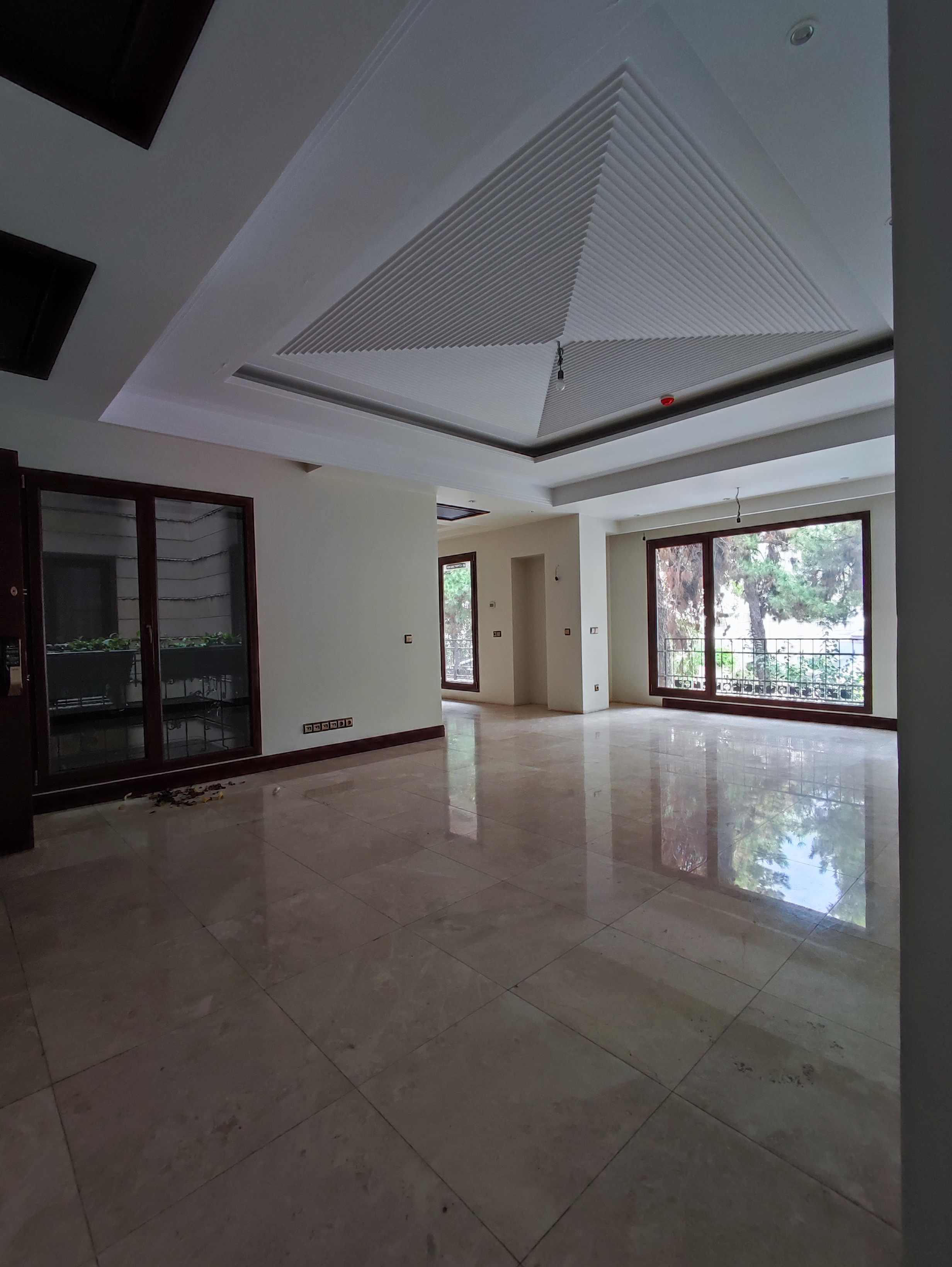 فروش آپارتمان 130متر گلستان شمالی کلید نخورده فول مشاعات