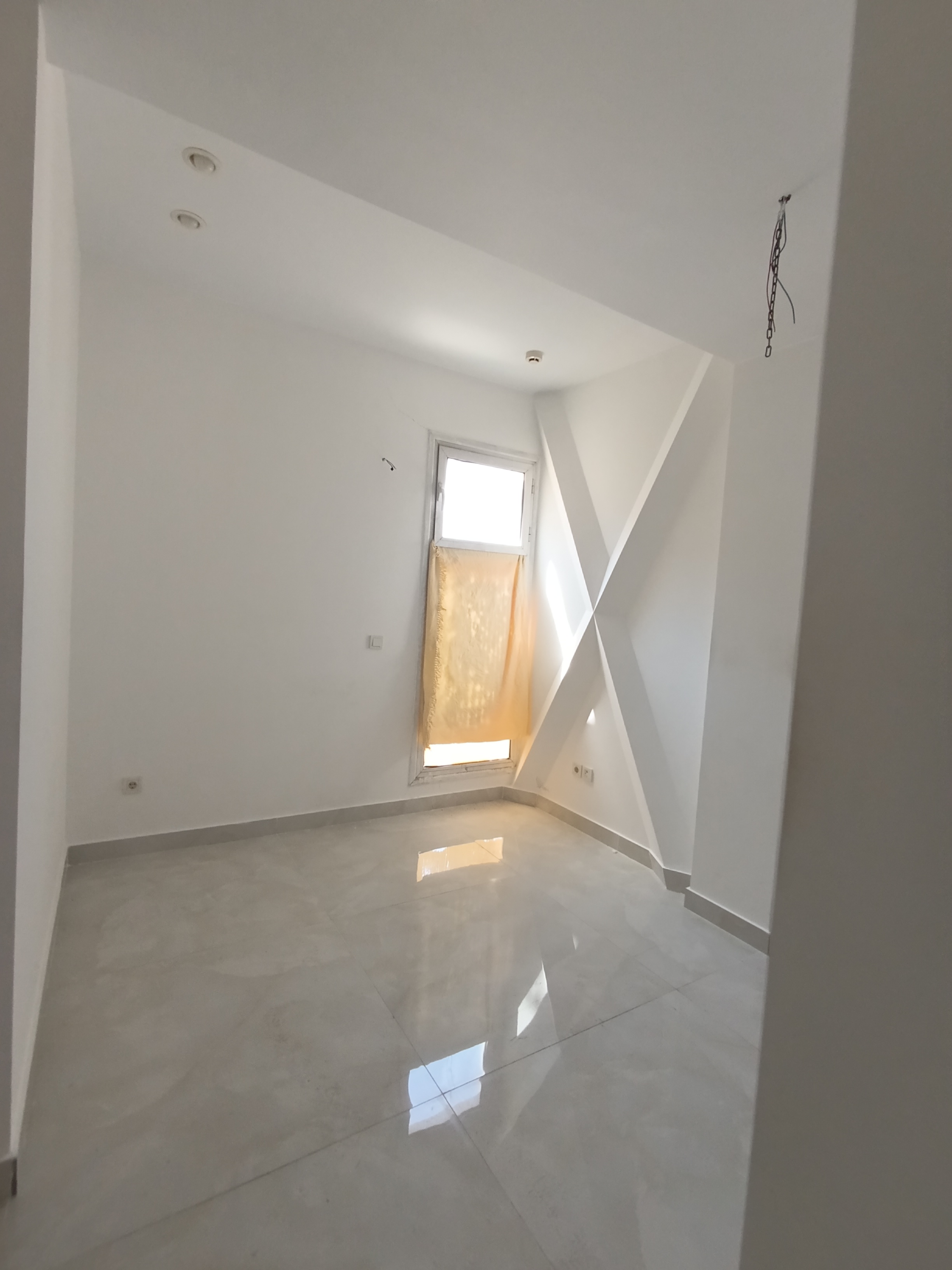 اجاره اداری 200متر آجودانیه