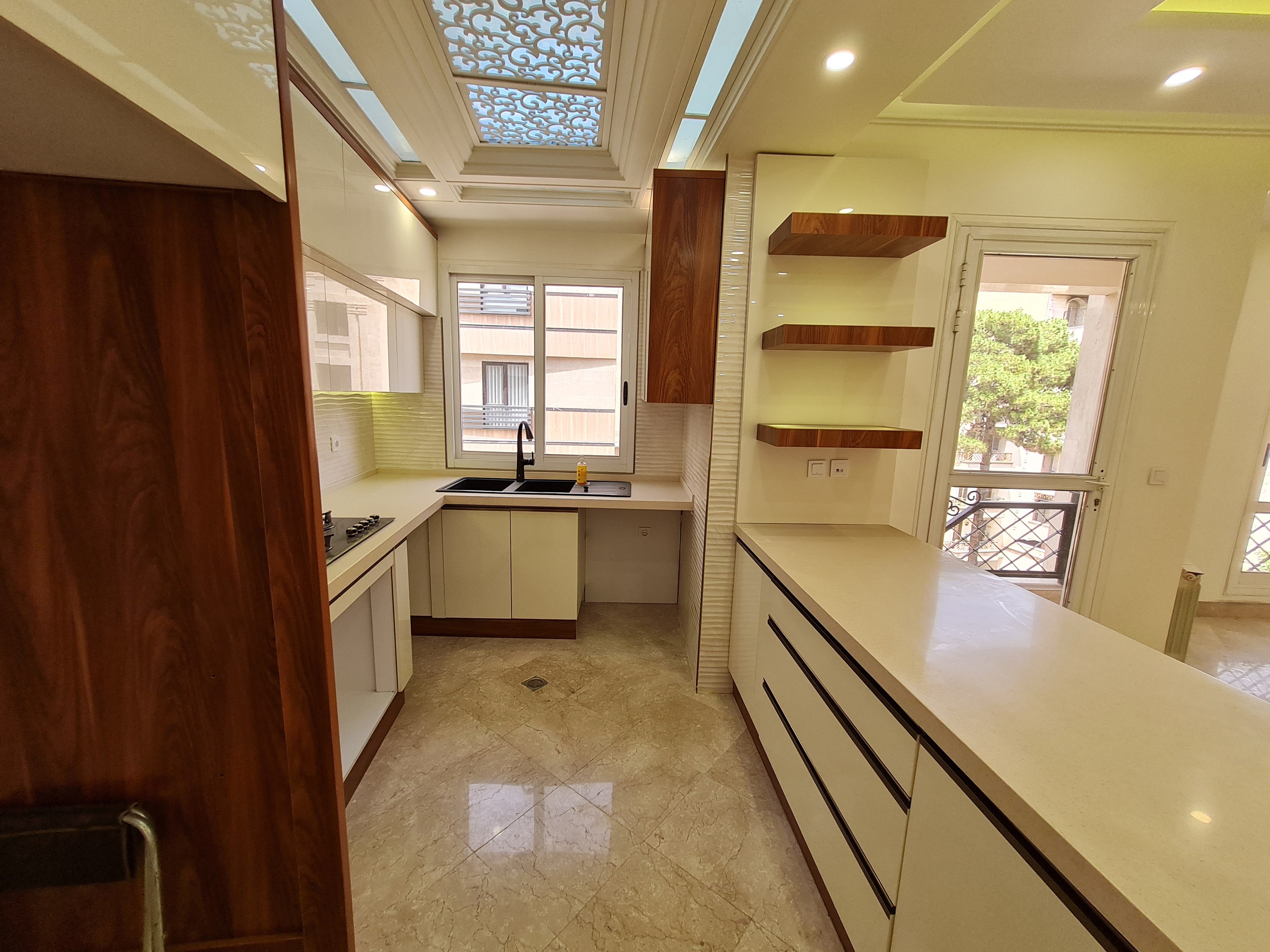 فروش آپارتمان 110 متر دیباجی جنوبی