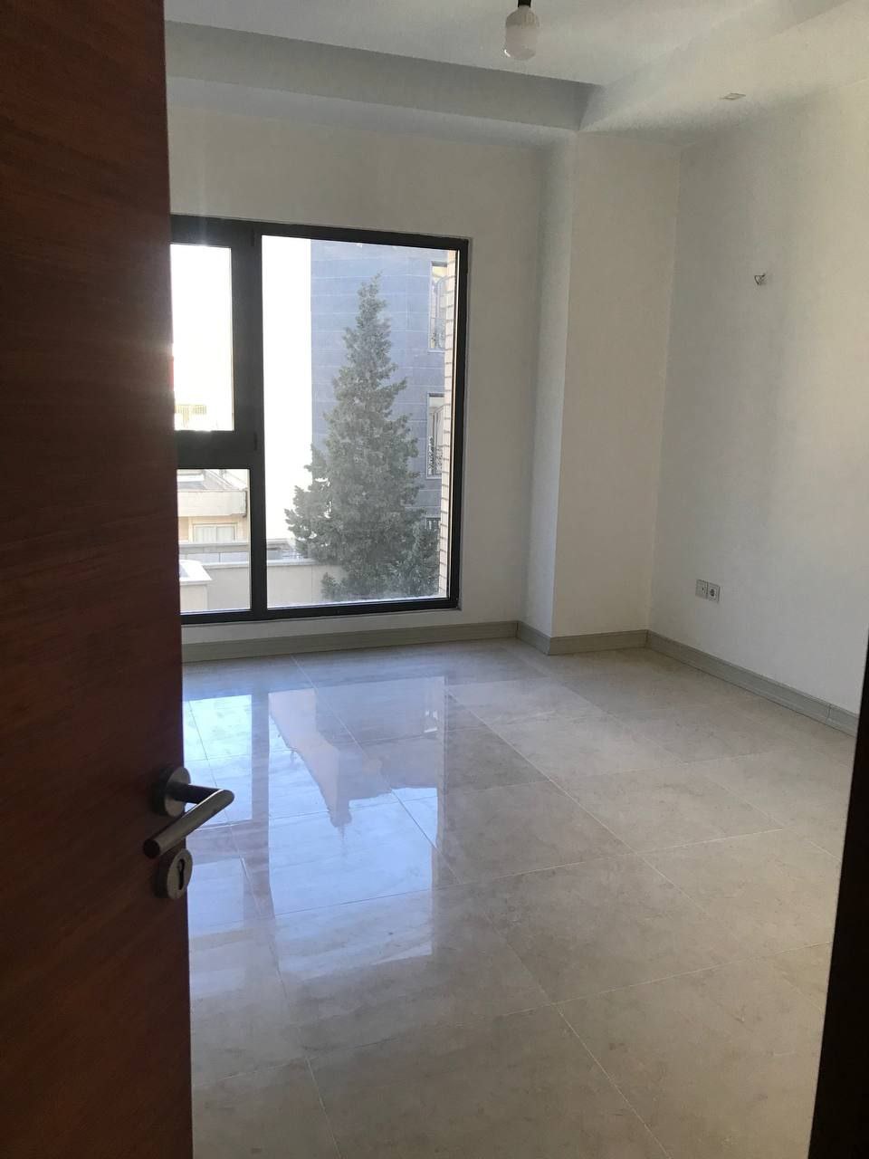 فروش آپارتمان 170 متر سه خواب فرمانیه شرقی