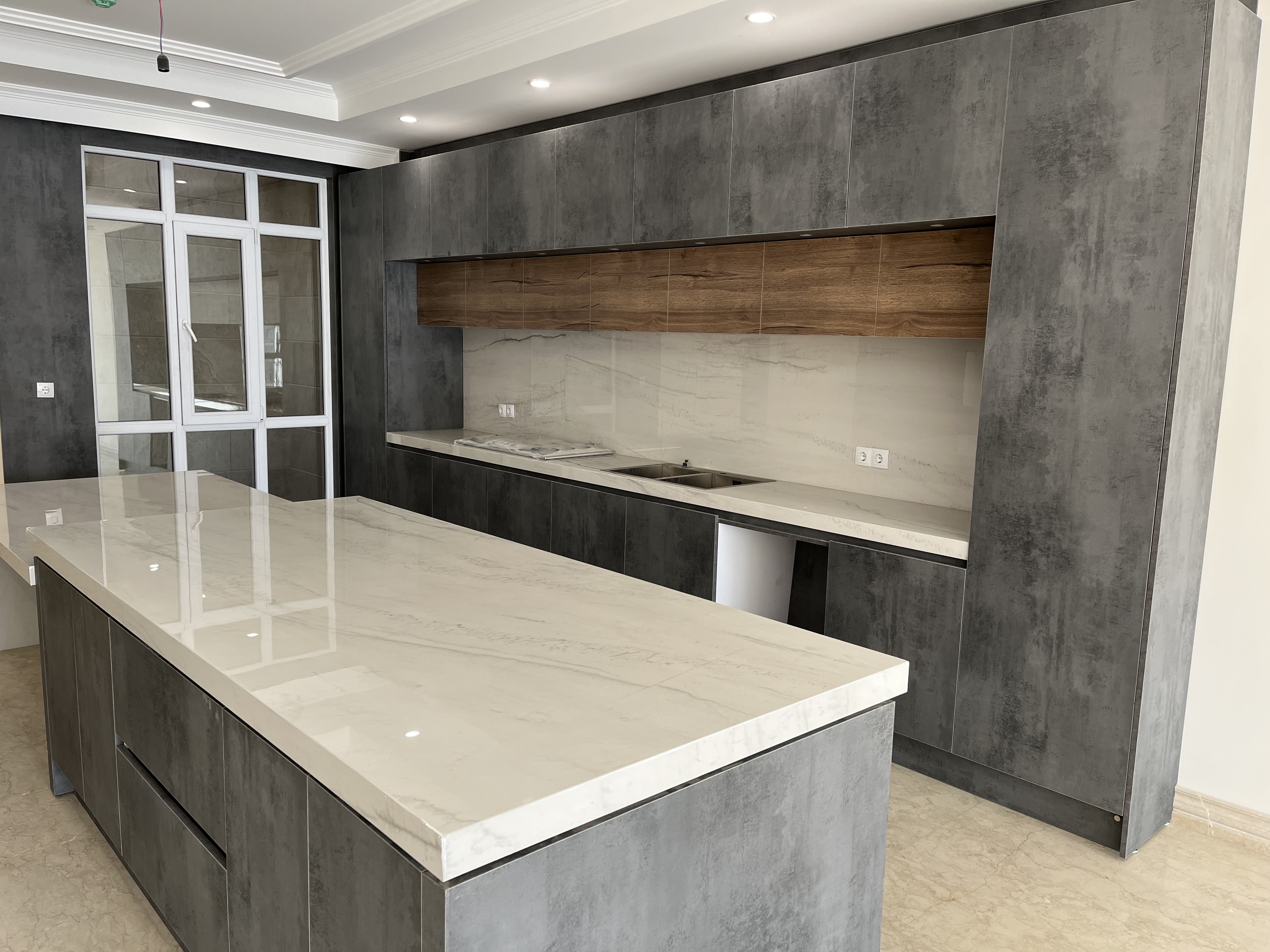 فروش آپارتمان 155 متر جهانتاب سه خواب فول مشاعات