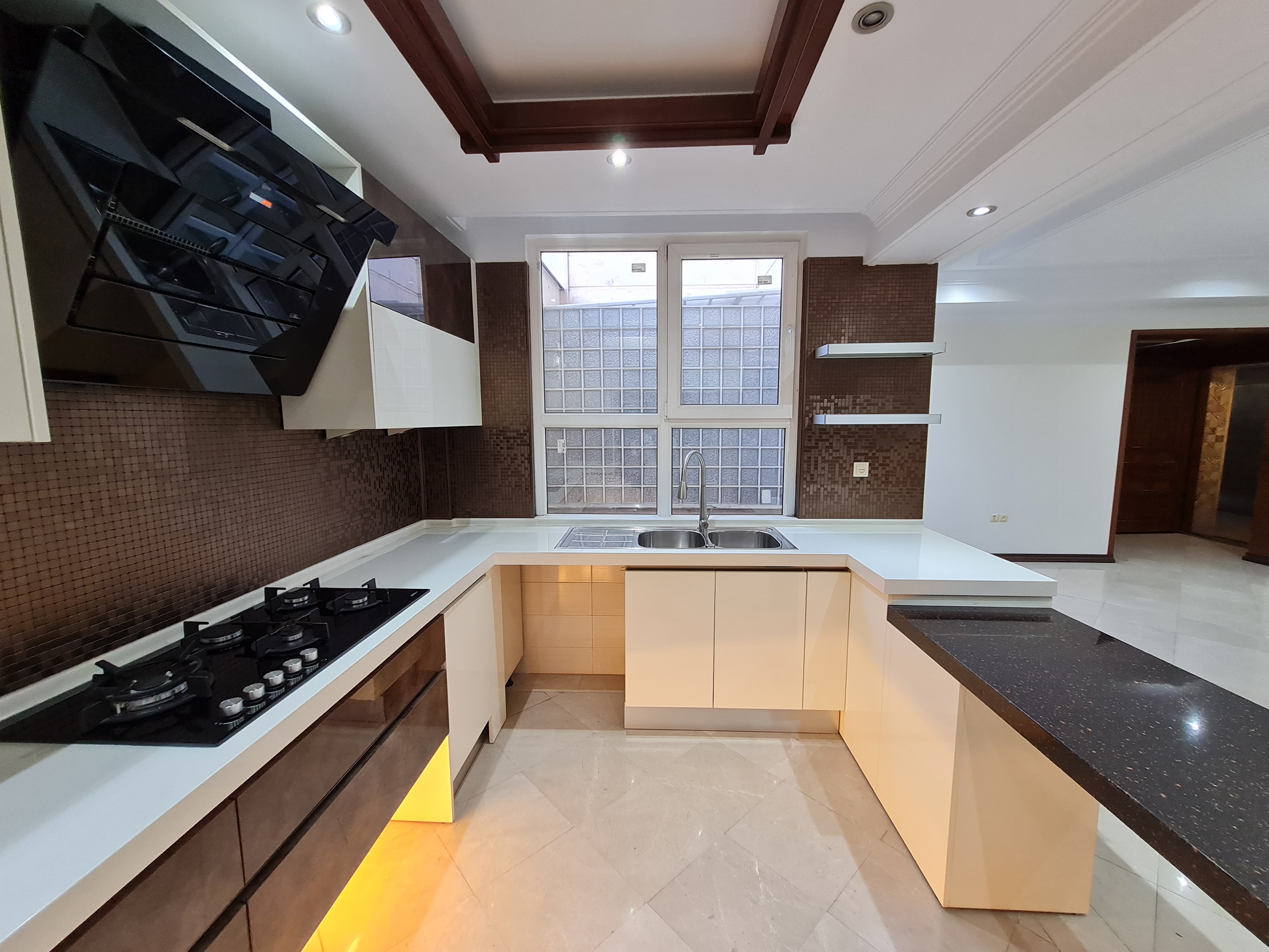 فروش آپارتمان 95 متر فرمانیه غربی تاپ لوکیشن