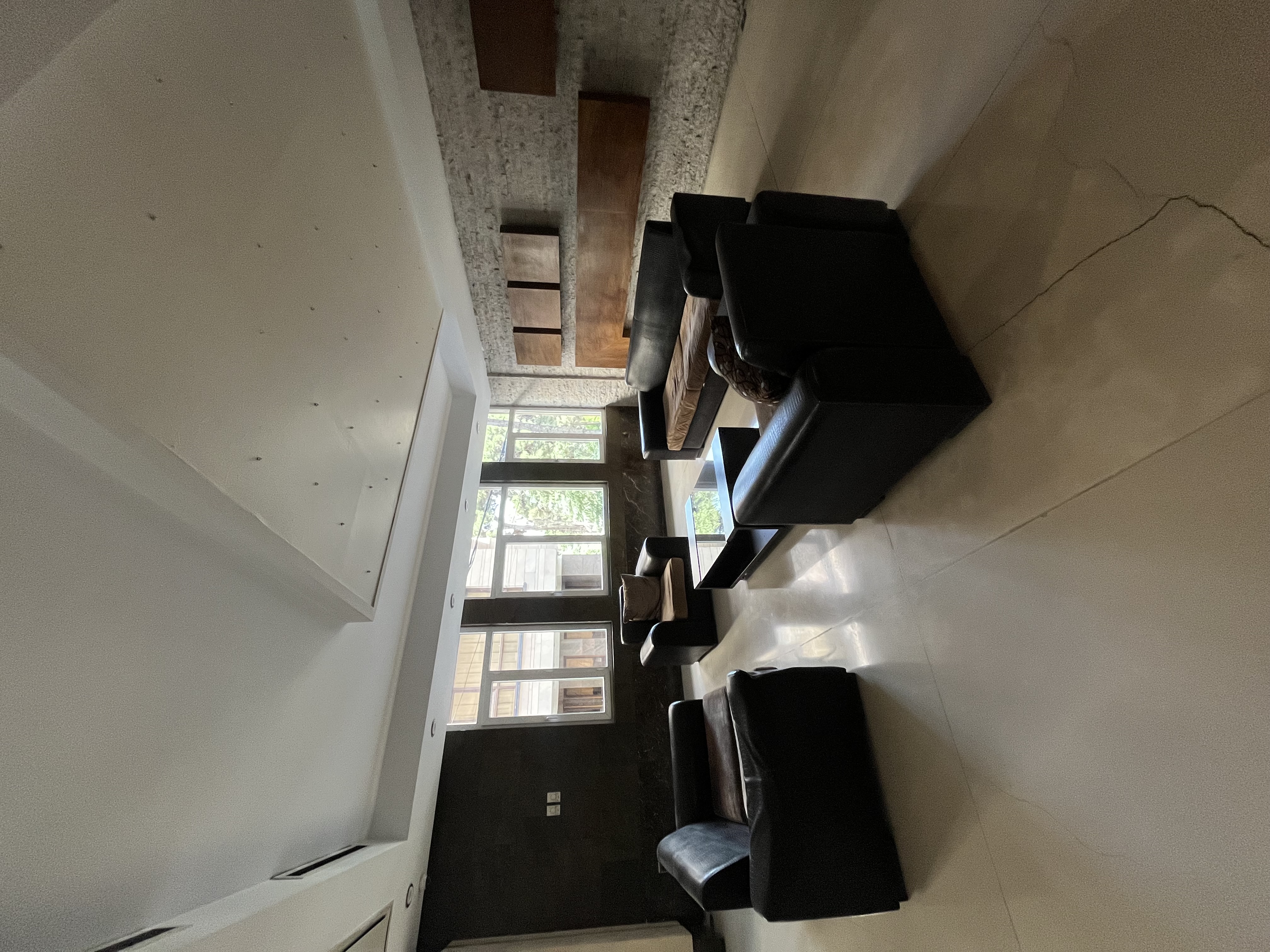 اجاره آپارتمان 115 متر آجودانیه 20 متر حیاط اختصاصی