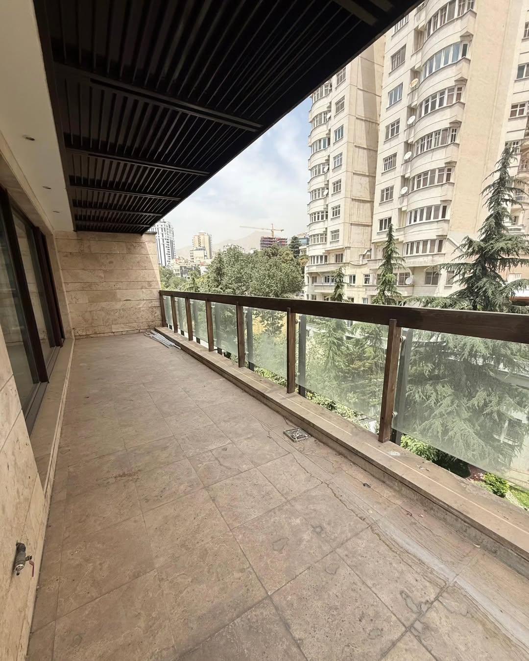 فروش آپارتمان 220 متر فرمانیه فول مشاعات تراس چیدمان