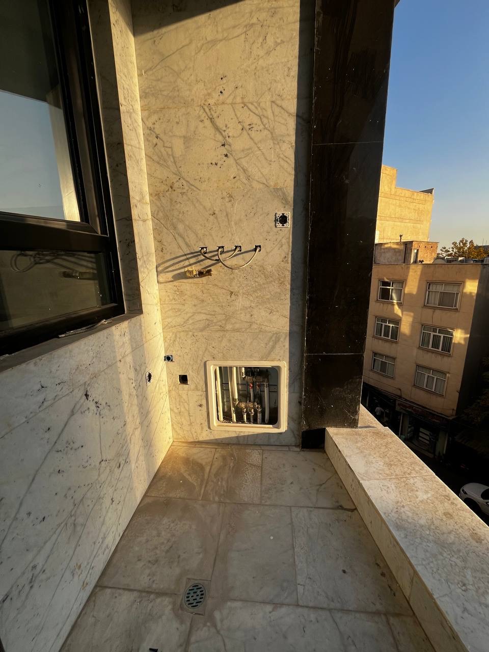 فروش آپارتمان 85 متر چیذر مدرن کلید نخورده