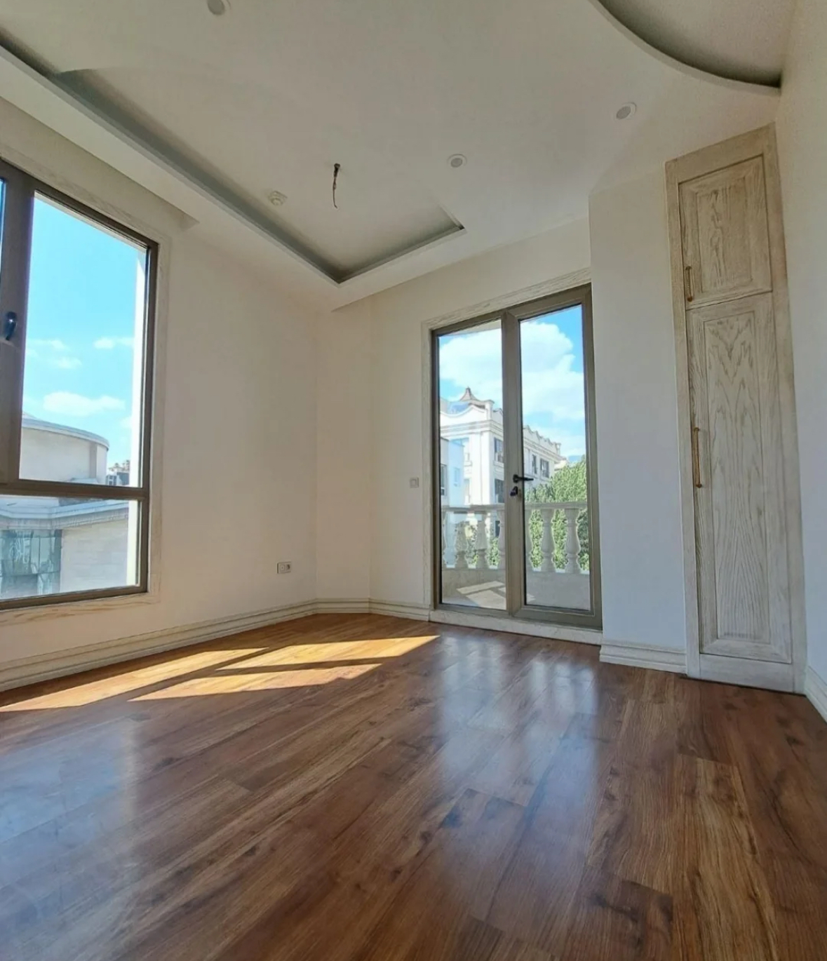 فروش آپارتمان 93 متر ازگل فول بازسازی