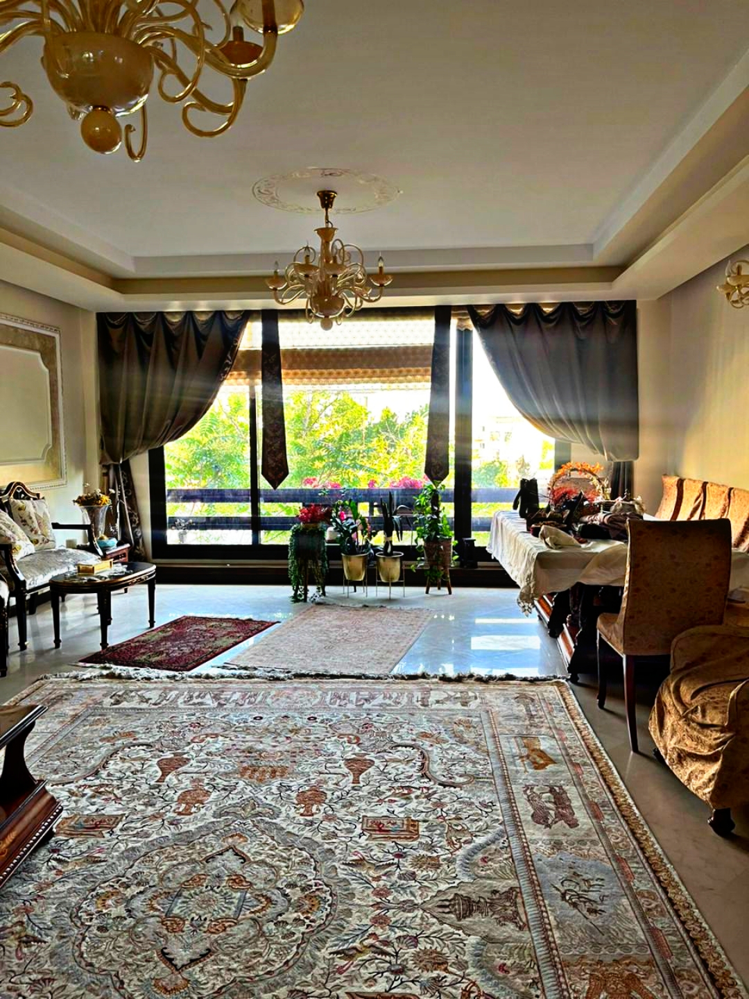 فروش آپارتمان 150متر نیاوران 3خواب 2پارکینگ ویو باغ