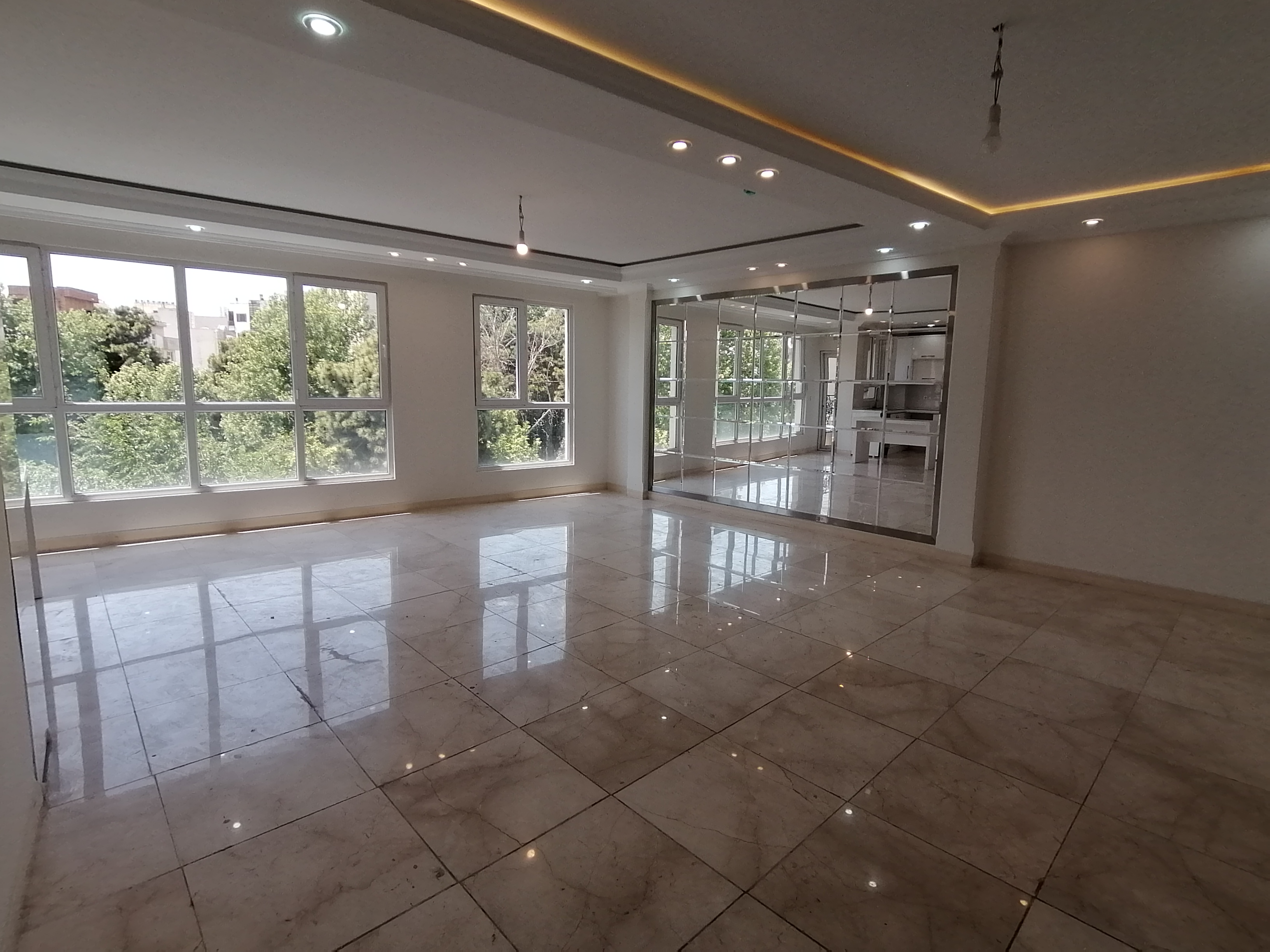 فروش آپارتمان 100 متر کیکاوس 2خواب آکواریوم نور