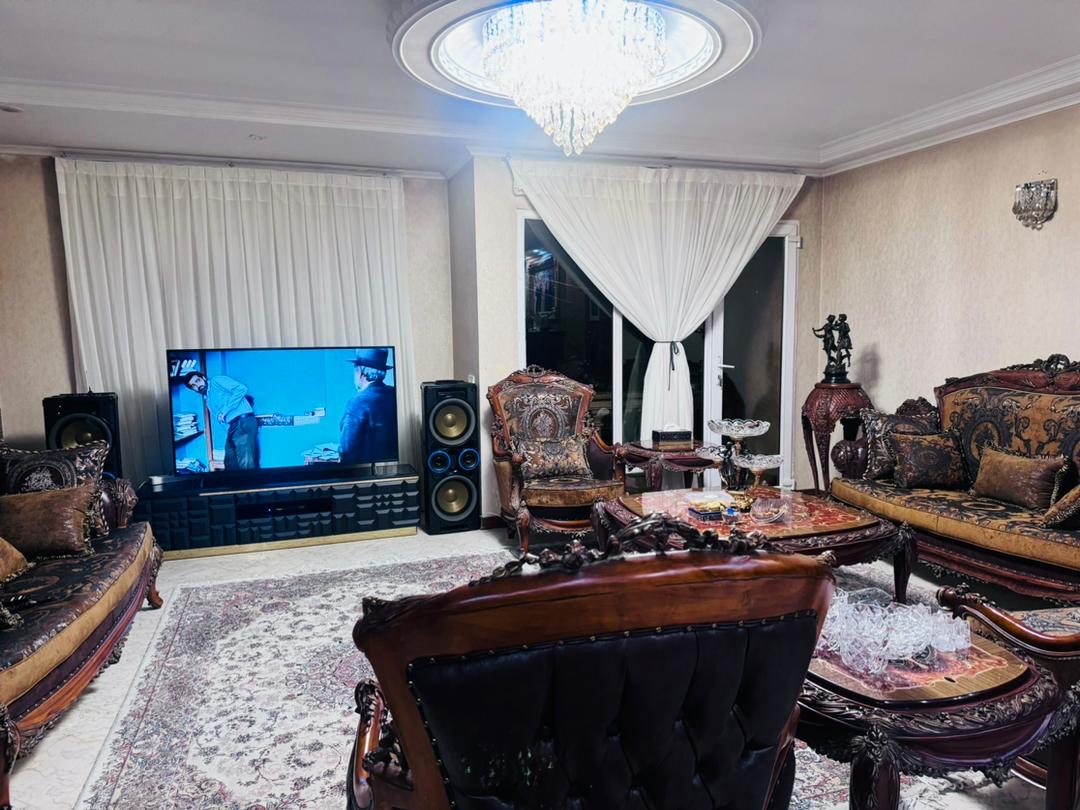 اجاره آپارتمان 210متر فرمانیه سه خواب تاپ لوکیشن