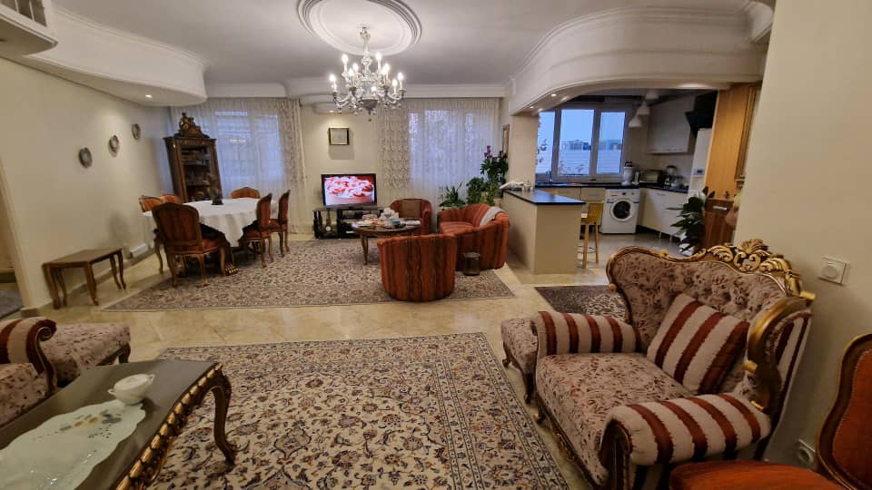فروش آپارتمان 125 متر کیکاووس غرق نور