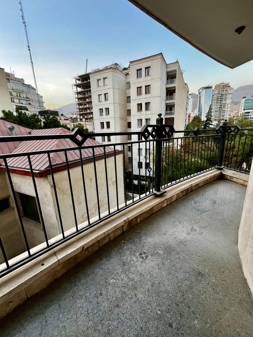 اجاره آپارتمان 240 متر فرمانیه شرقی فول مشاعات