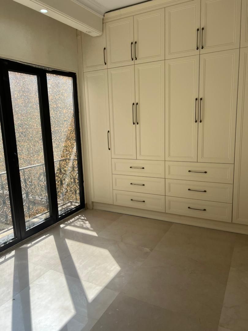 اجاره آپارتمان  200متری تاپ لوکیشن تراس دار