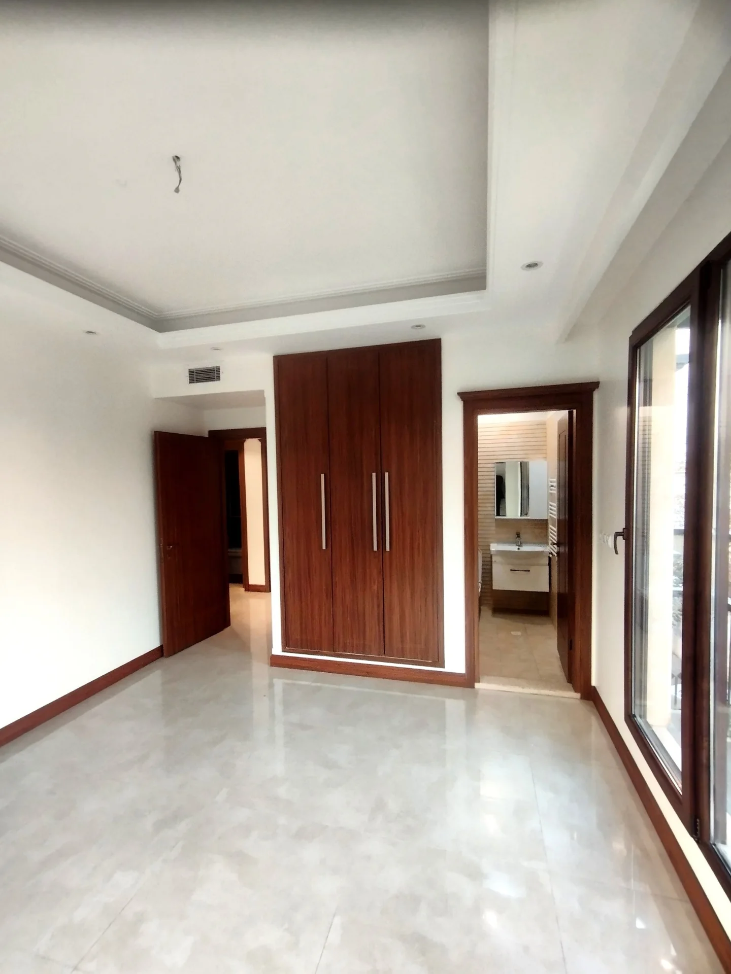 فروش آپارتمان 150 متر دروس یخچال فول 2 پارکینگ سندی