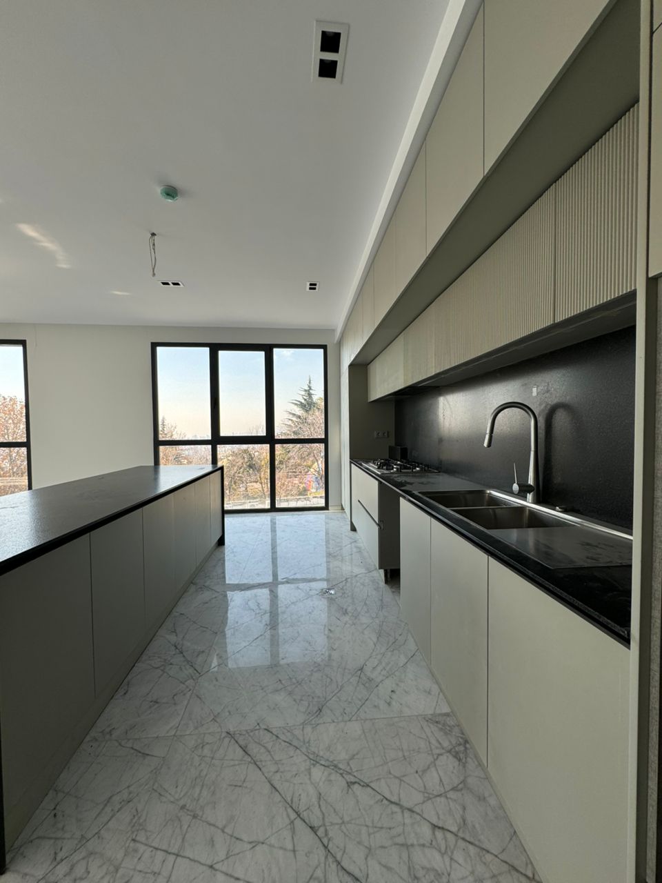 اجاره آپارتمان 170 متری در نیاوران