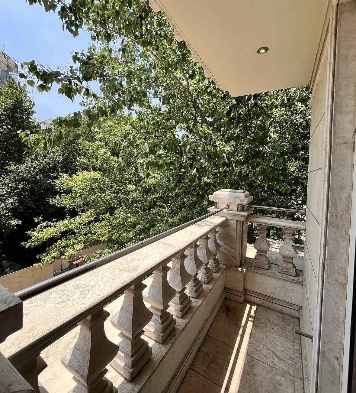 فروش آپارتمان 195 متر دولت نور مستقیم تراس بزرگ بدون مشابه