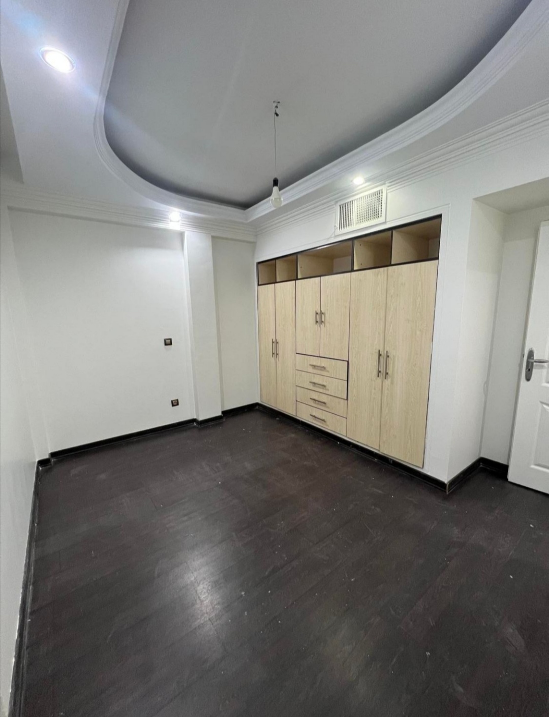 اجاره اپارتمان 110 متر دردشت فول امکانات