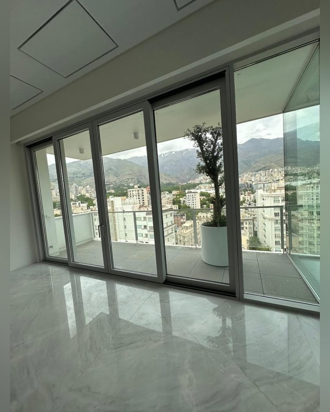 اجاره آپارتمان 180متر دربند متریال درجه یک با ویو شهر