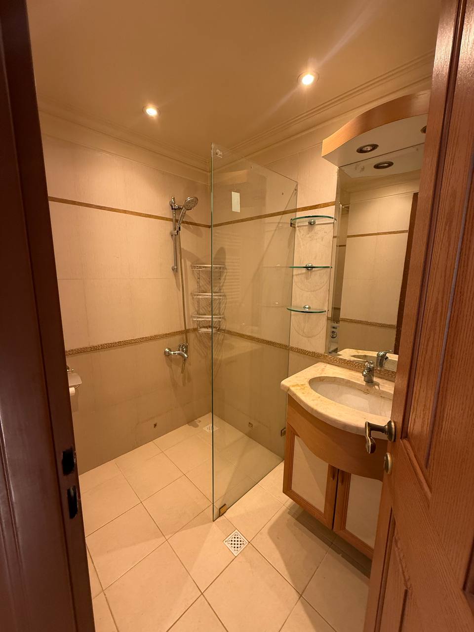 اجاره آپارتمان 200 متر نیاوران