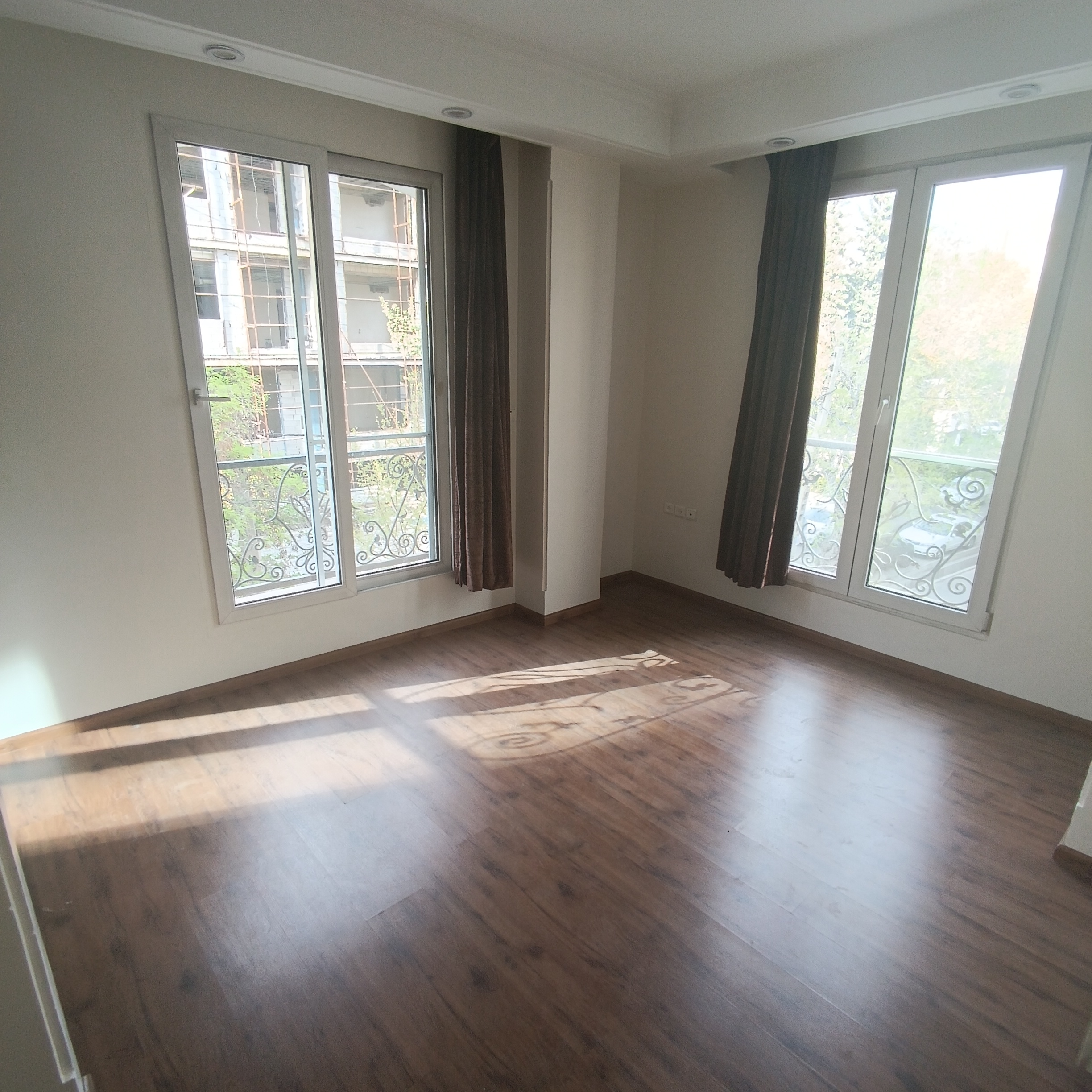 اجاره آپارتمان 95 نیاوران غرقه نور