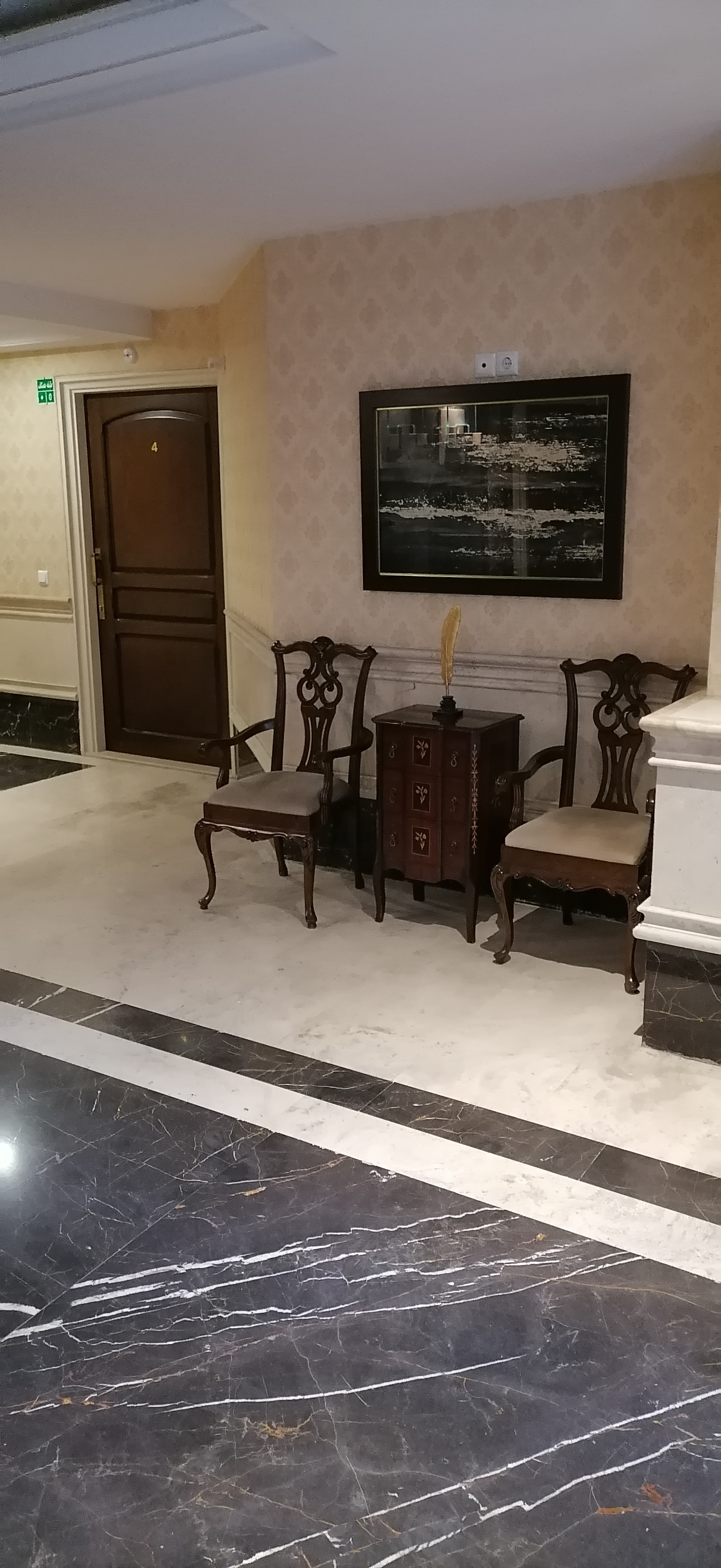 فروش آپارتمان 151متر نیاوران برج باغ 2پارکینگ سندی