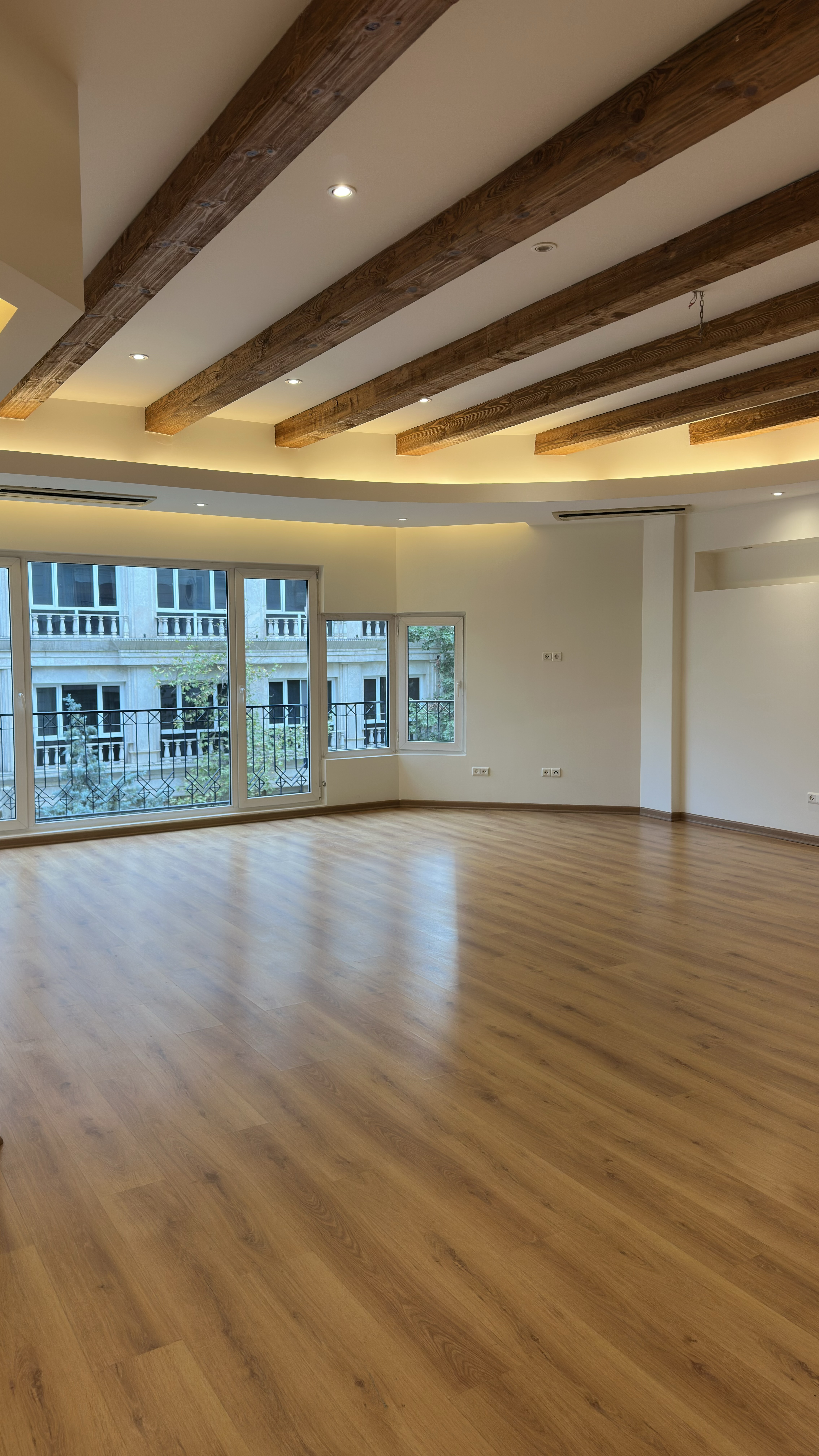 اجاره آپارتمان 130 متر آجودانیه