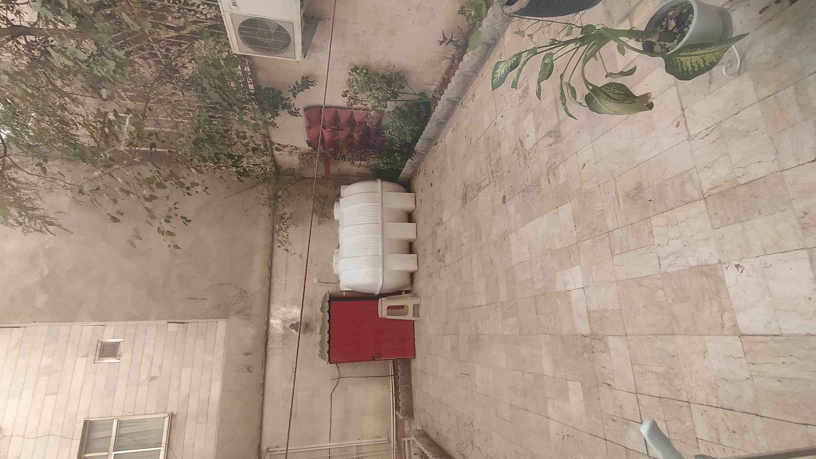 فروش آپارتمان 150متر هفت حوض حیاط دار فول امکانات