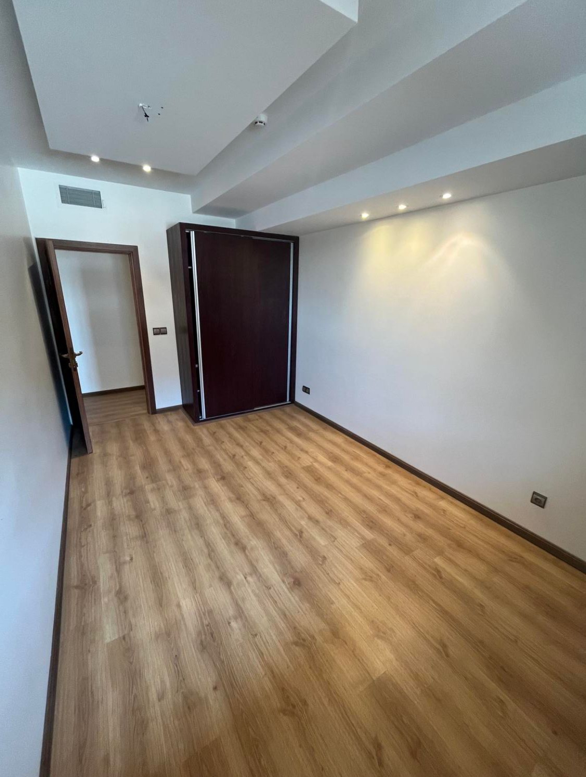 فروش آپارتمان  110 متر تاپ لوکیشن نیاوران 2 خواب