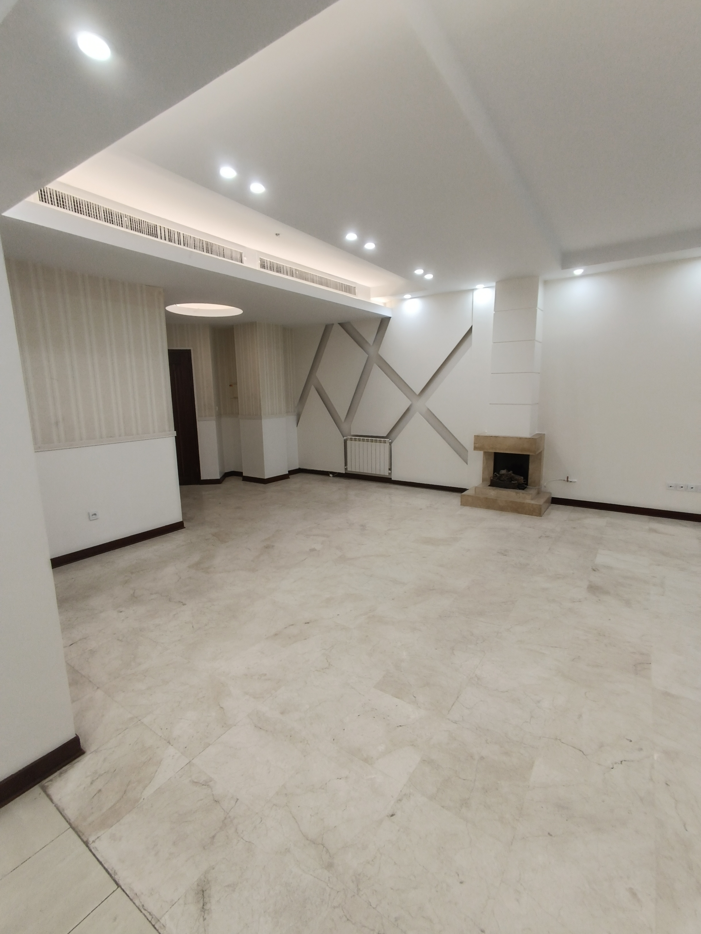 فروش آپارتمان 115 متر 2 خواب بالکن بزرگ سرایداری مقیم
