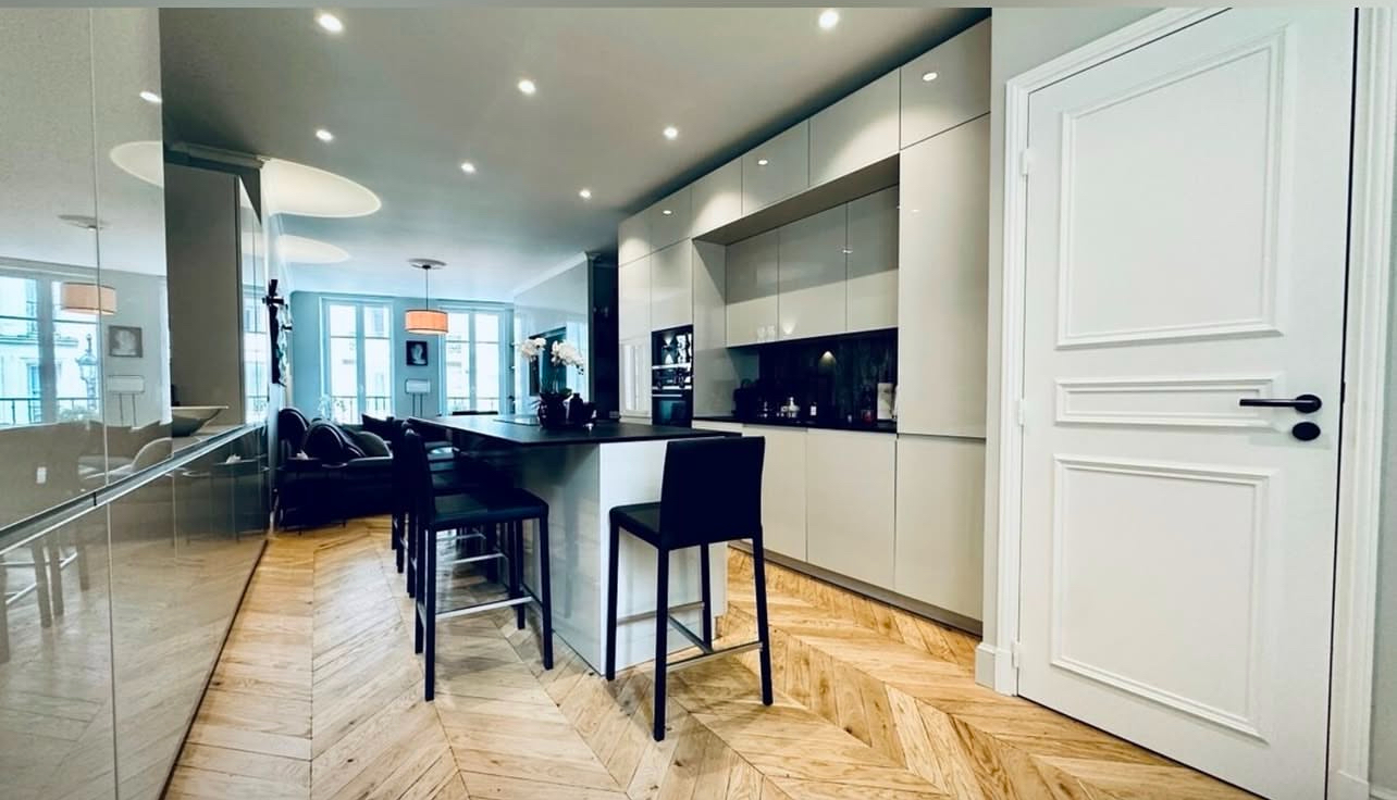 فروش آپارتمان 175 متر 2 جهت نورگیر بازسازی مدرن