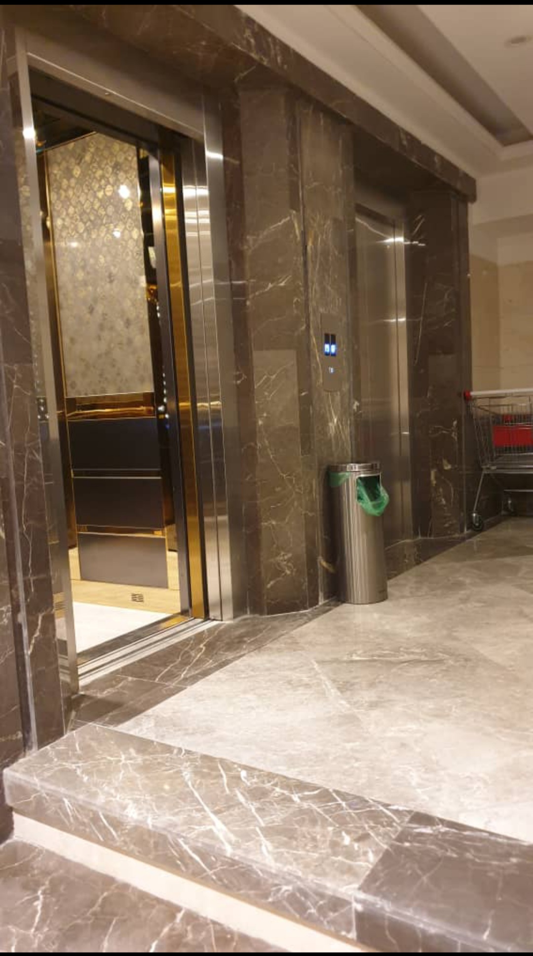 فروش فرمانیه شرقی طبقه هشتم امنیت لوکیشن اول ویو مشجر دسترسی