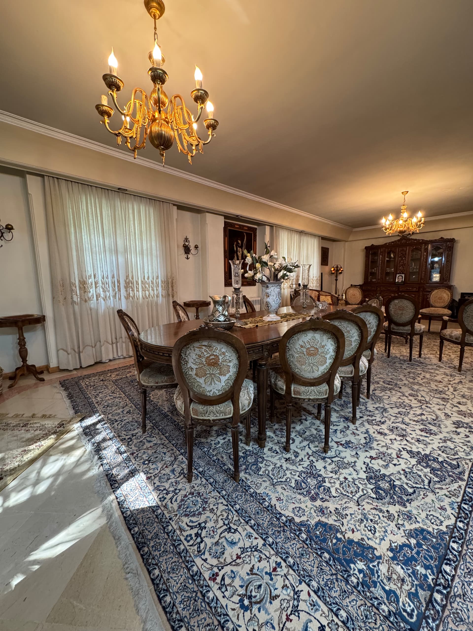 فروش آپارتمان در نیاوران 200متر تاپ لوکیشن گلسنگ