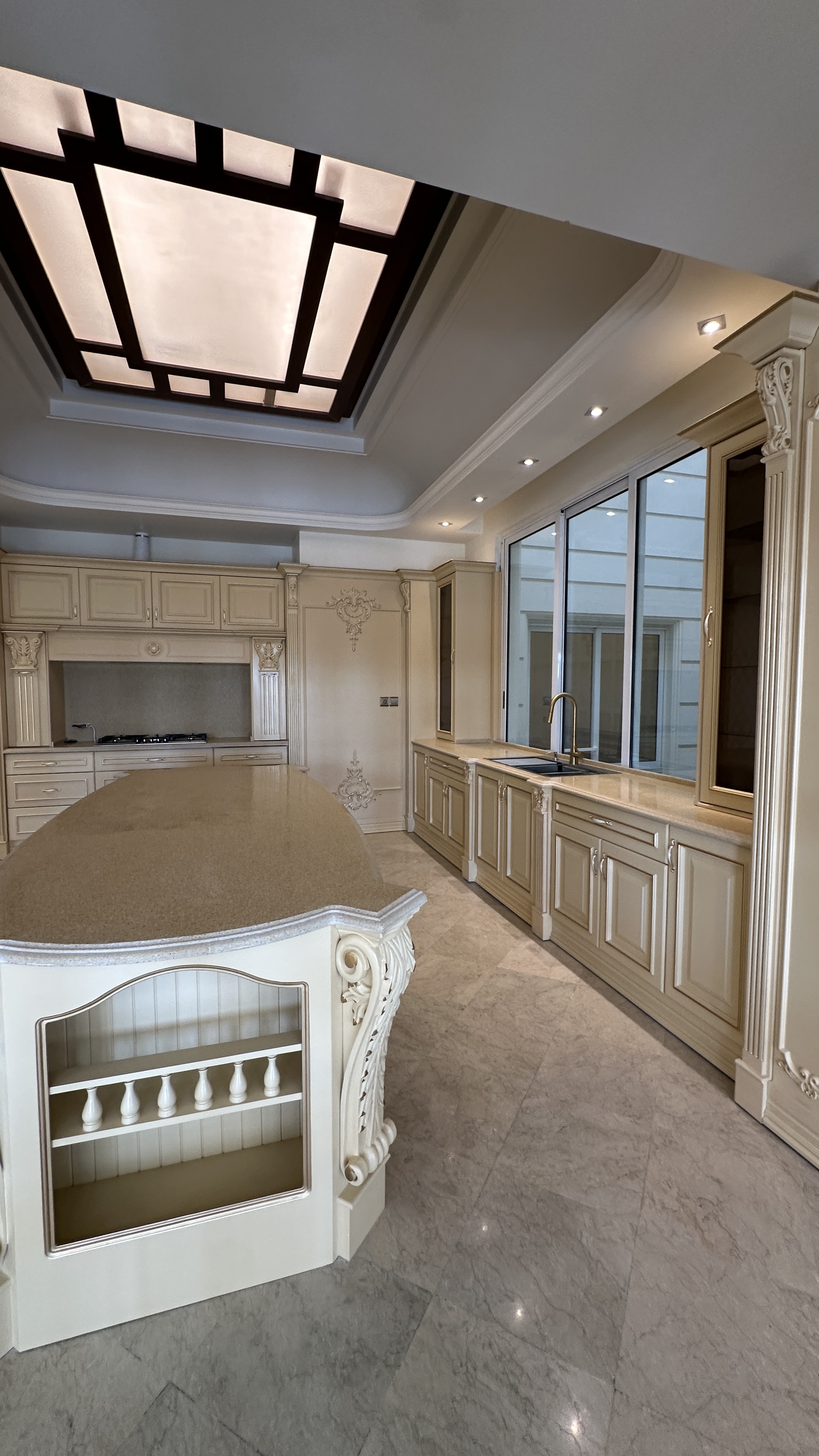 اجاره آپارتمان 330متر‌ فرمانیه شرقی