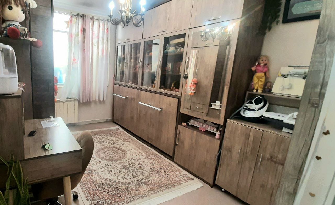 فروش آپارتمان 86 متر ازگل 2 خواب سرایداری و ویو کوهستان