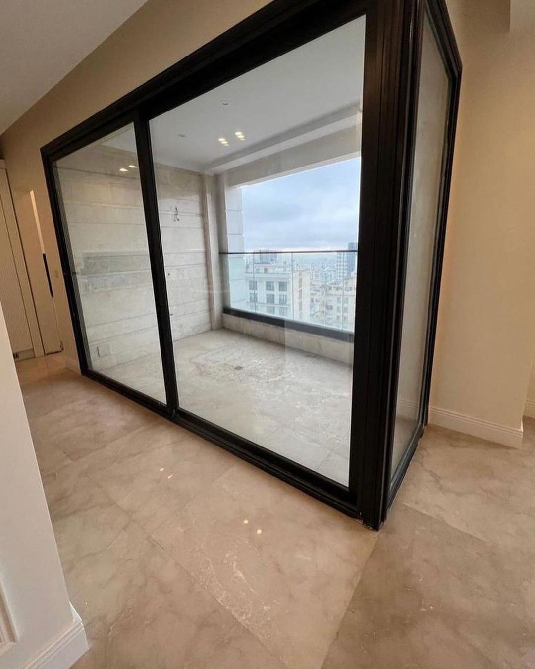 اجاره آپارتمان 210 متر نیاوران ویو بی نظیر تراس قابل چیدمان