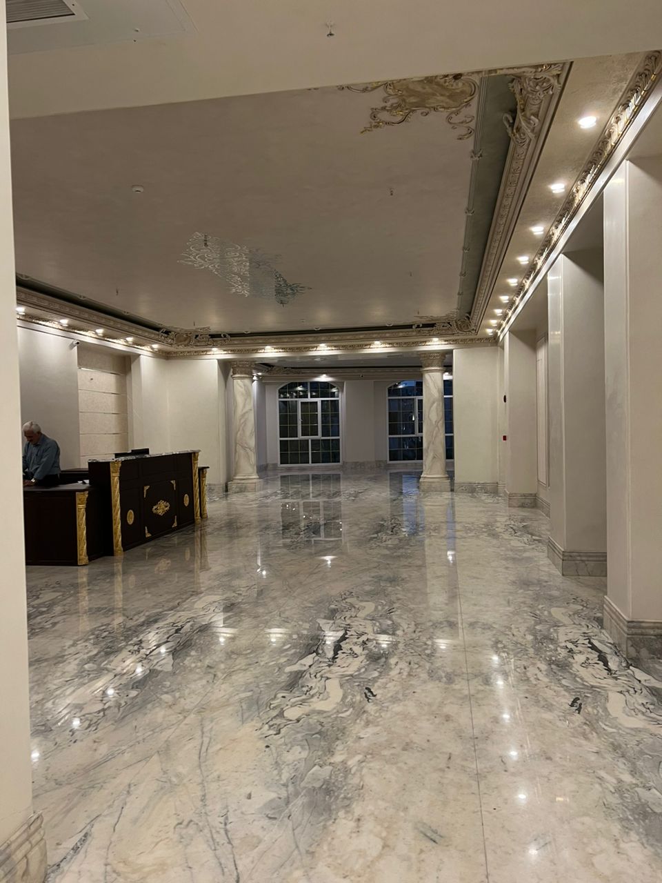 فروش آپارتمان 240 متر کامرانیه شمالی با ارتفاع سقف و حس پنت هاوس