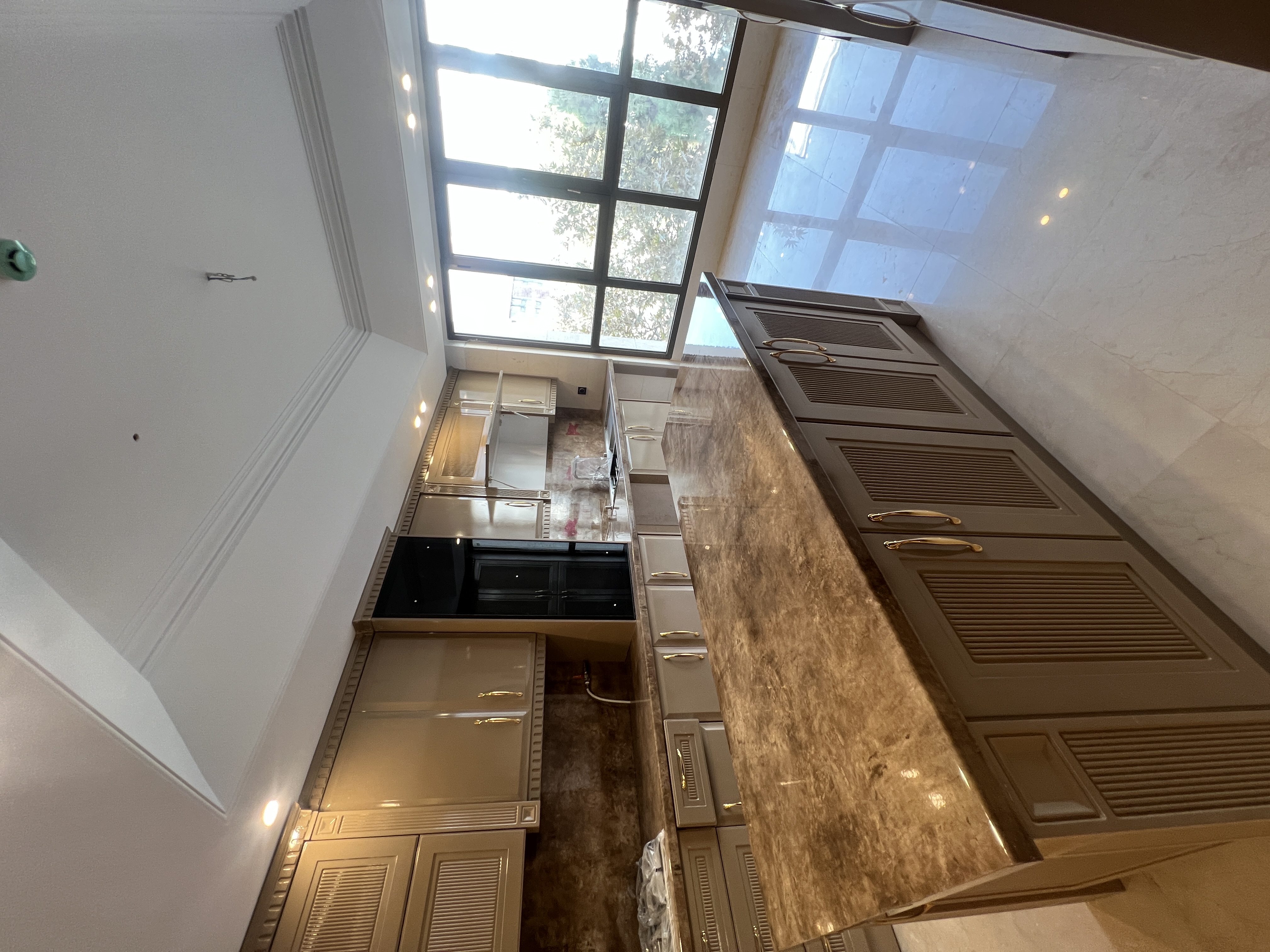 اجاره آپارتمان 250متر فرمانیه کلید‌نخورده فول‌مشاعات