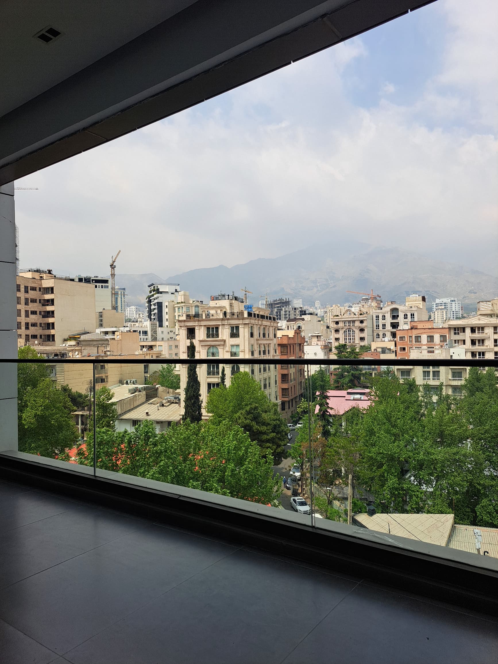 اجاره آپارتمان 330 متر فرمانیه شرقی تراس قابل چیدمان